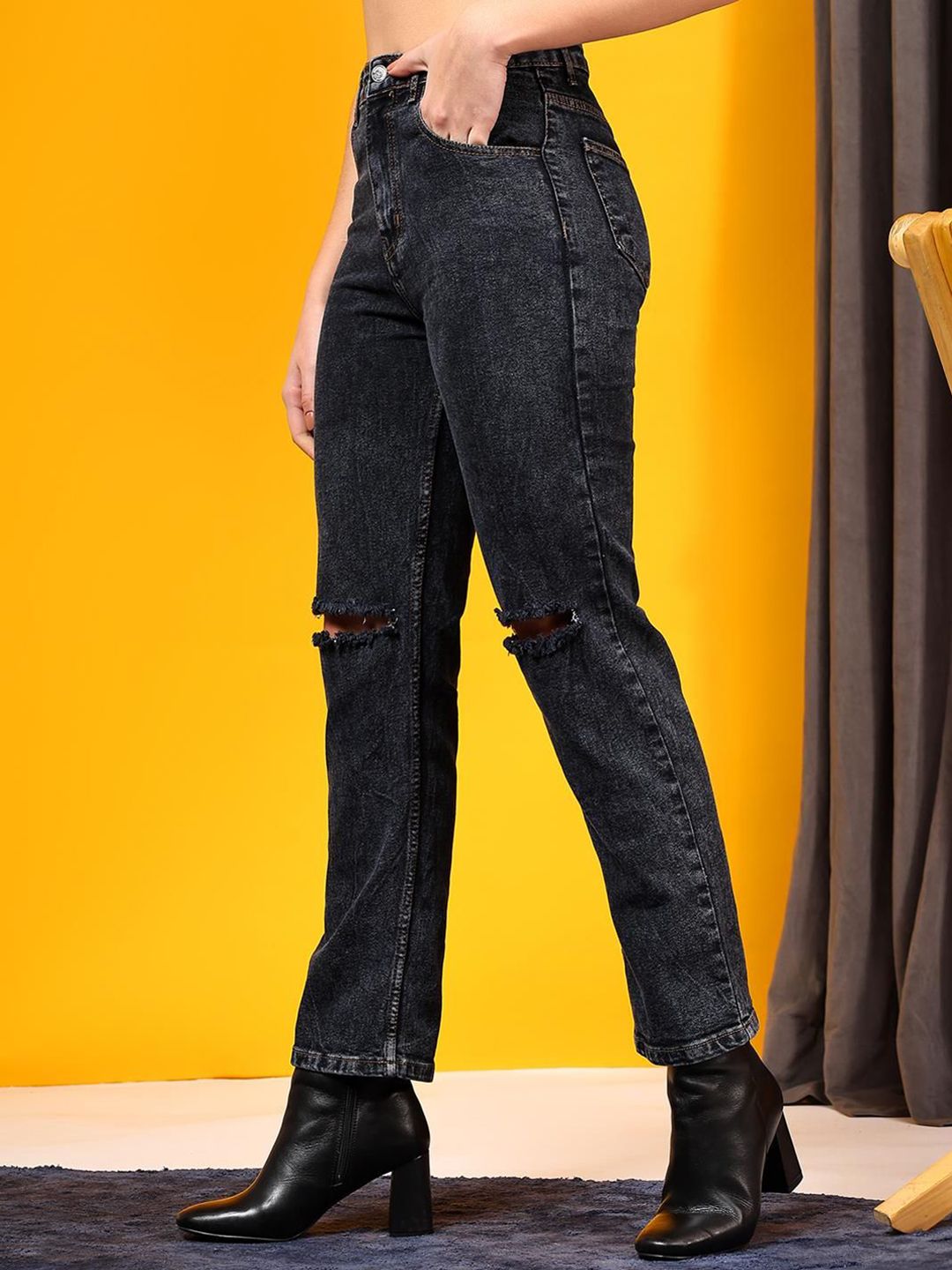 Kotty Women Jean High-Rise Mildly Distressed Light Fade Stretchable Jeans