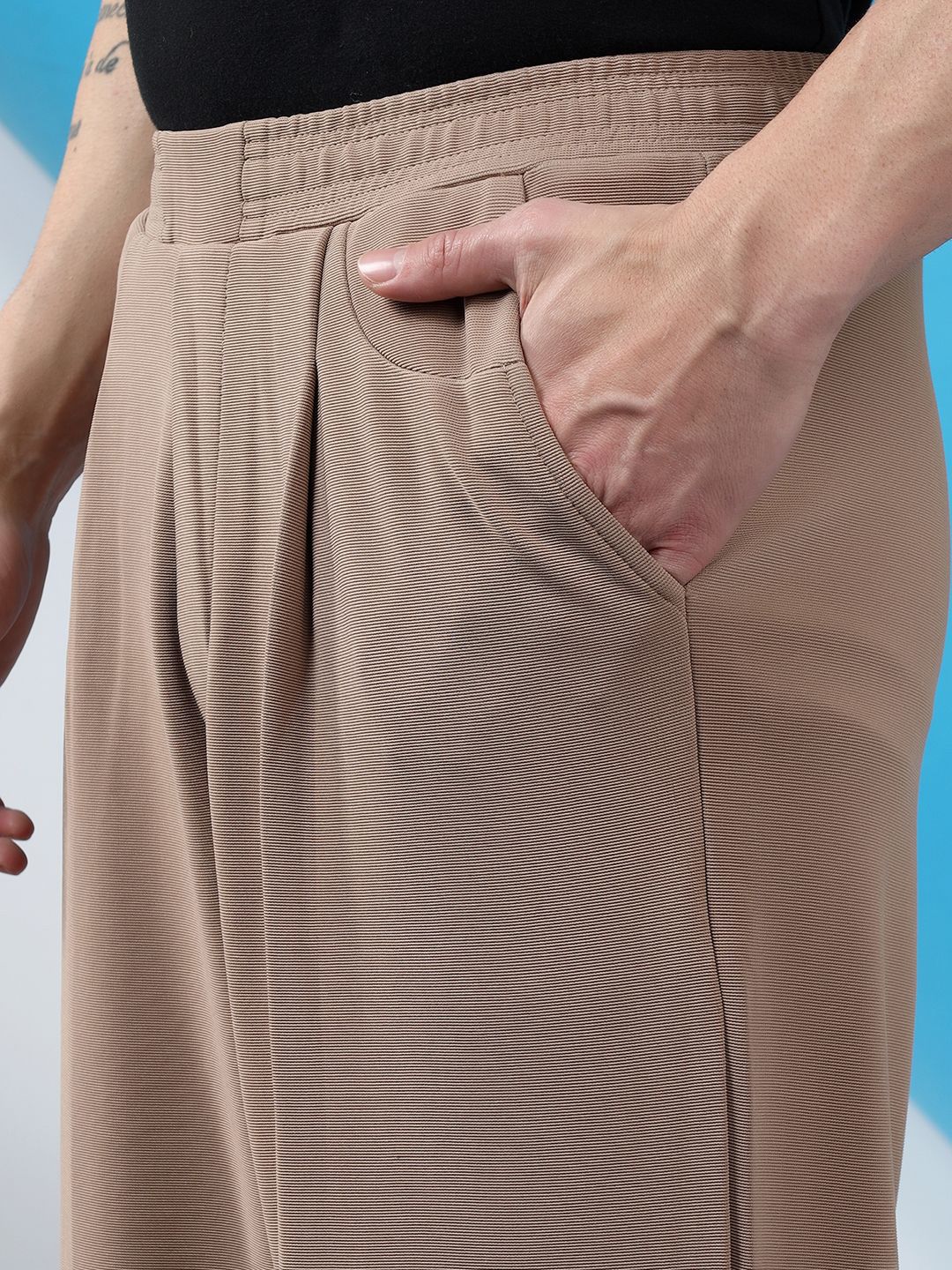 Kotty Men Low-Rise Pleated Trousers