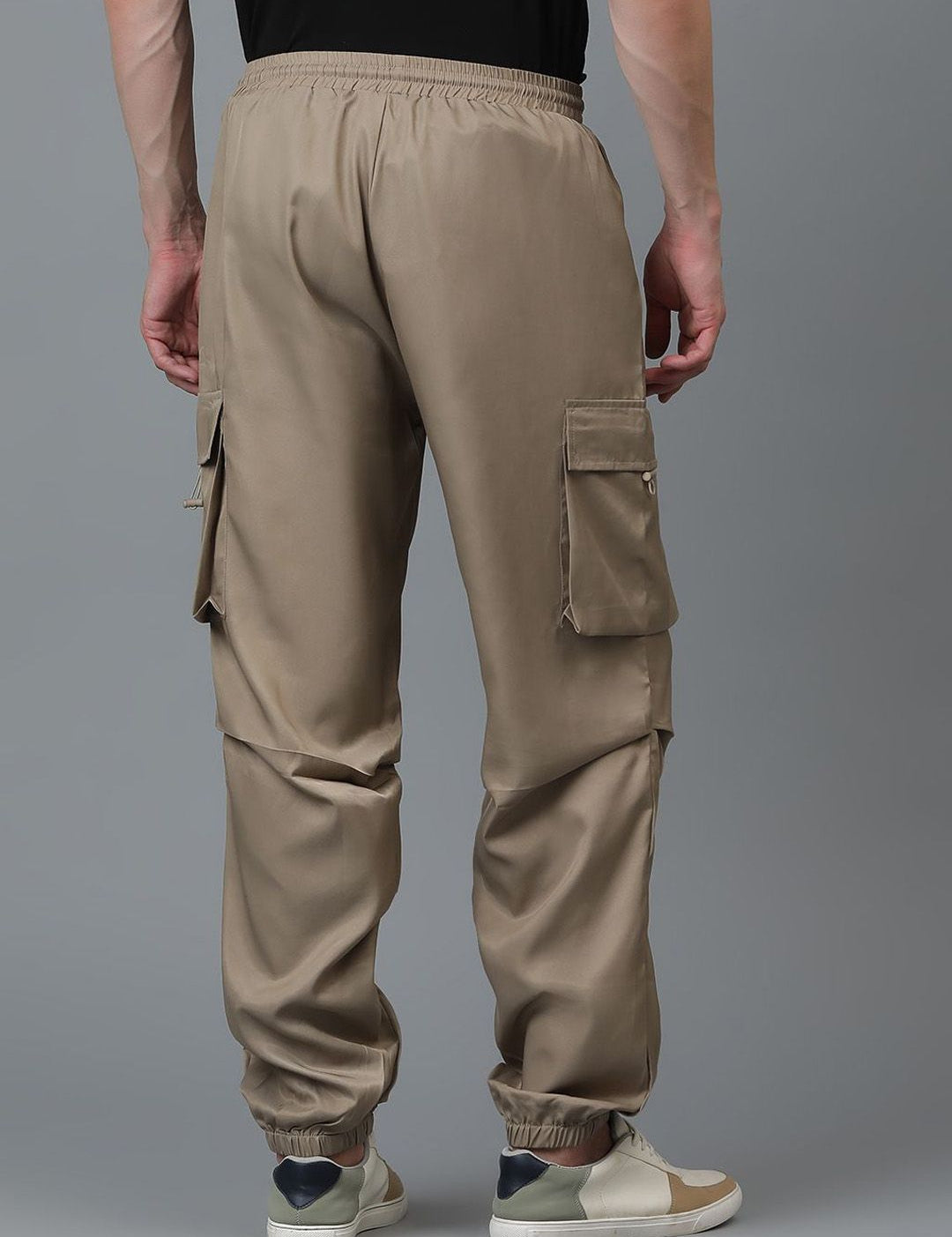 Kotty Men Relaxed Low-Rise Easy Wash Cargos Trousers