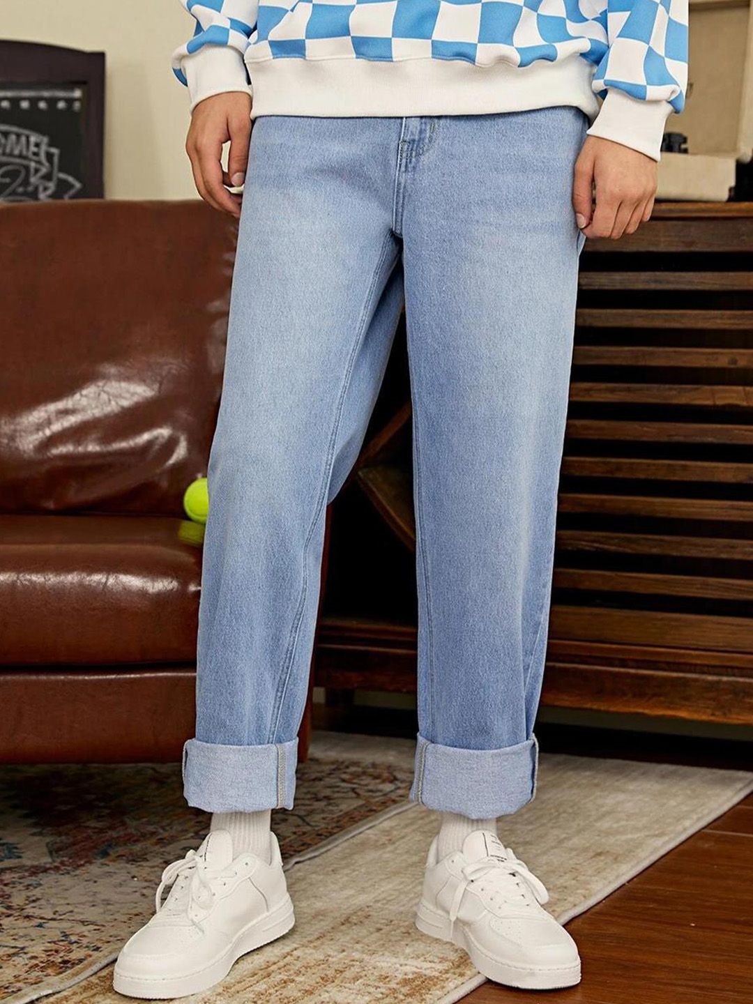 Kotty Men Blue Jean Low-Rise Clean Look Light Fade Stretchable Jeans