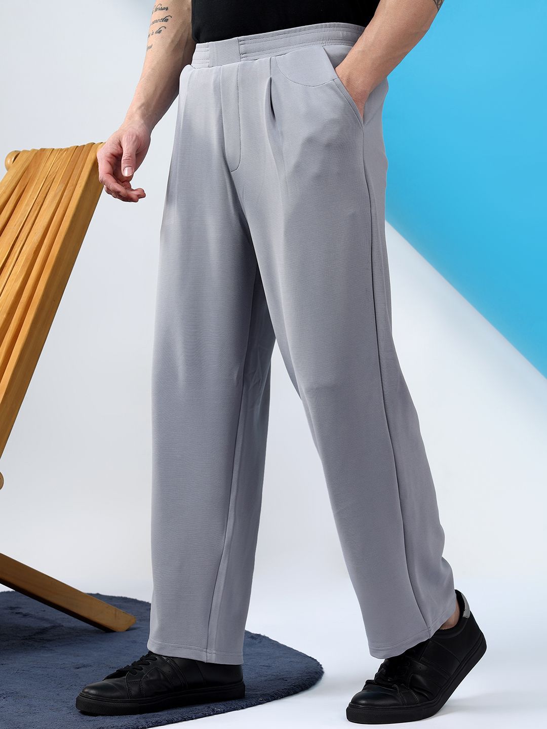 Kotty Men Low-Rise Pleated Trousers