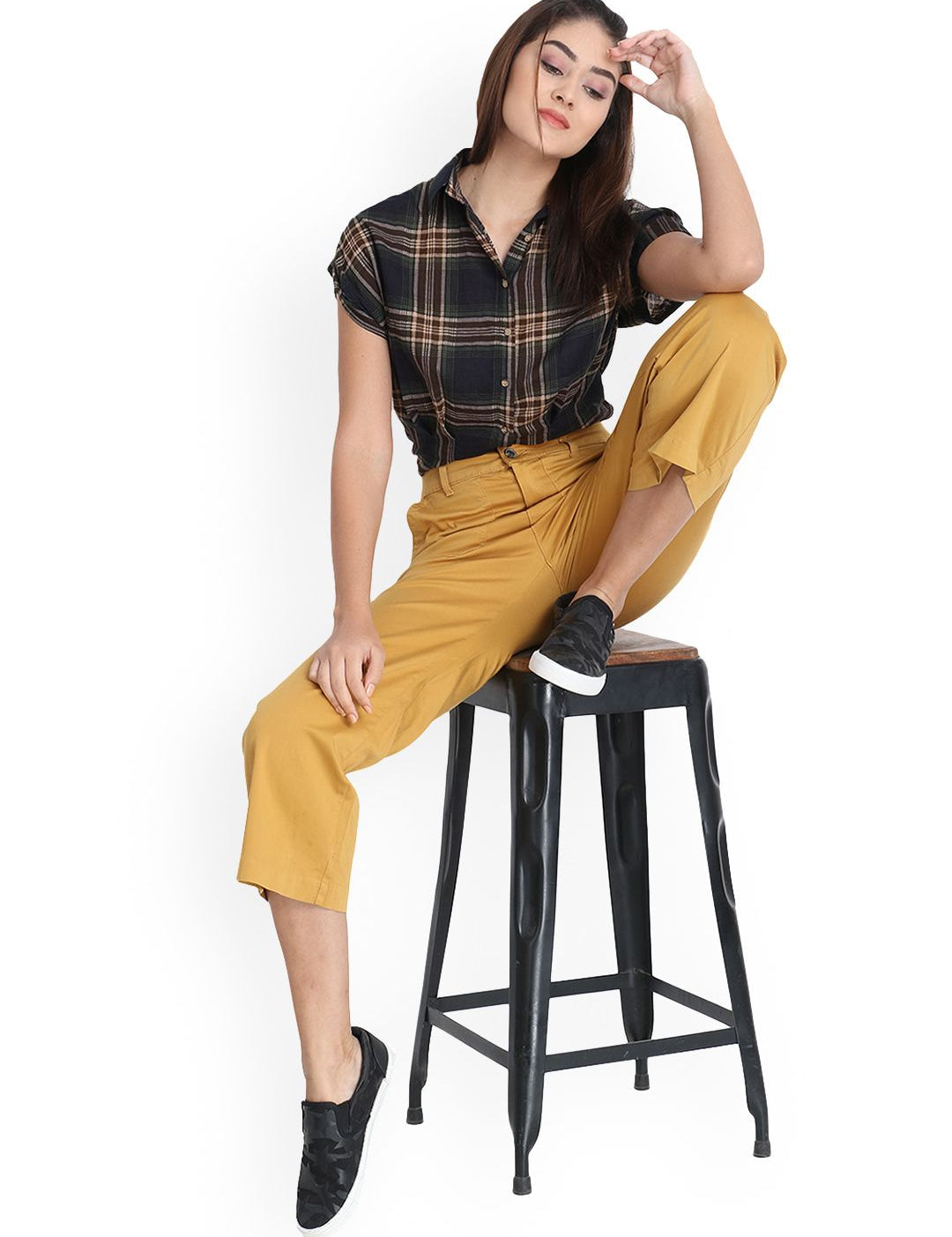 Kotty Women Yellow Flared Fit High-Rise Clean Look Stretchable Jeans