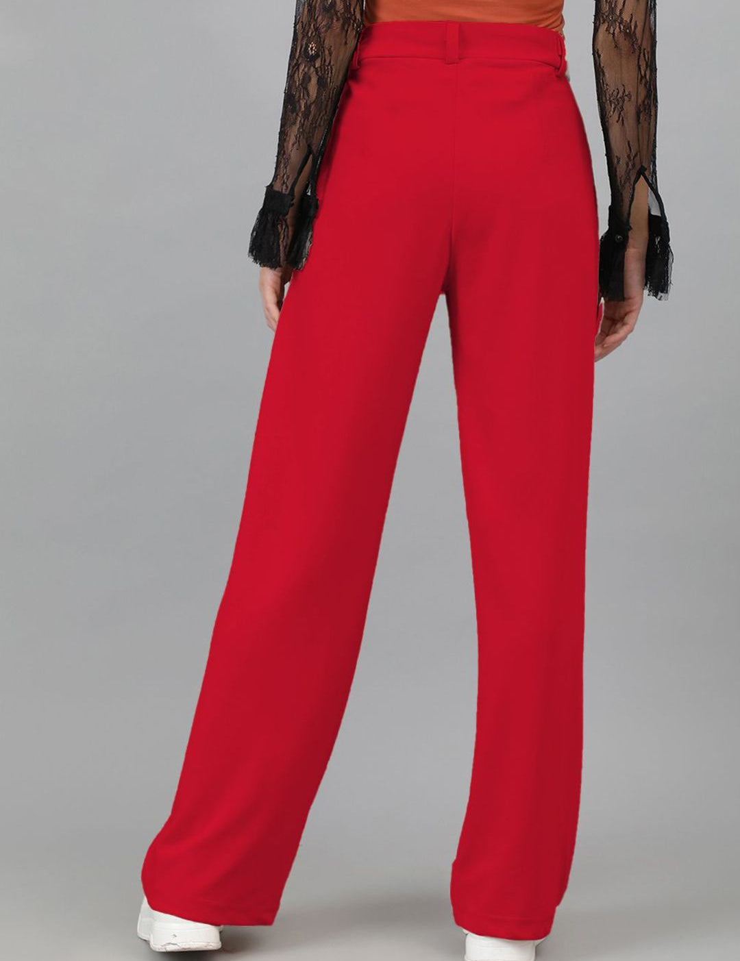 Kotty Women Relaxed Straight Leg Straight Fit High-Rise Easy Wash Pleated Trousers