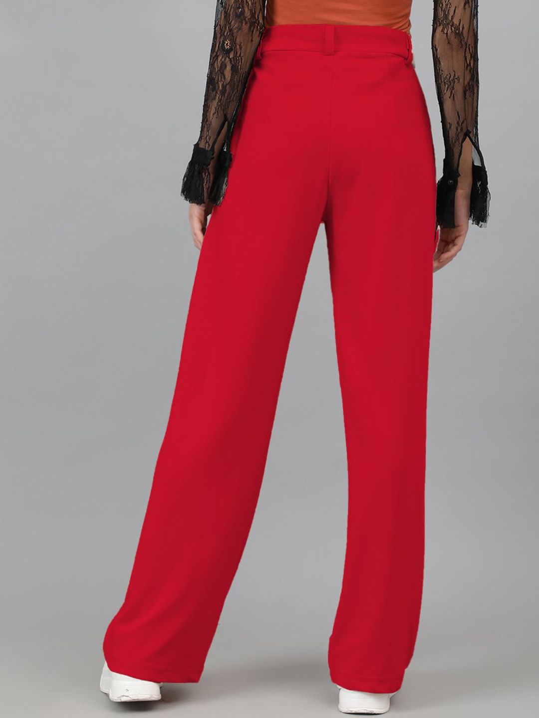 Kotty Women Relaxed Straight Leg Straight Fit High-Rise Easy Wash Pleated Trousers