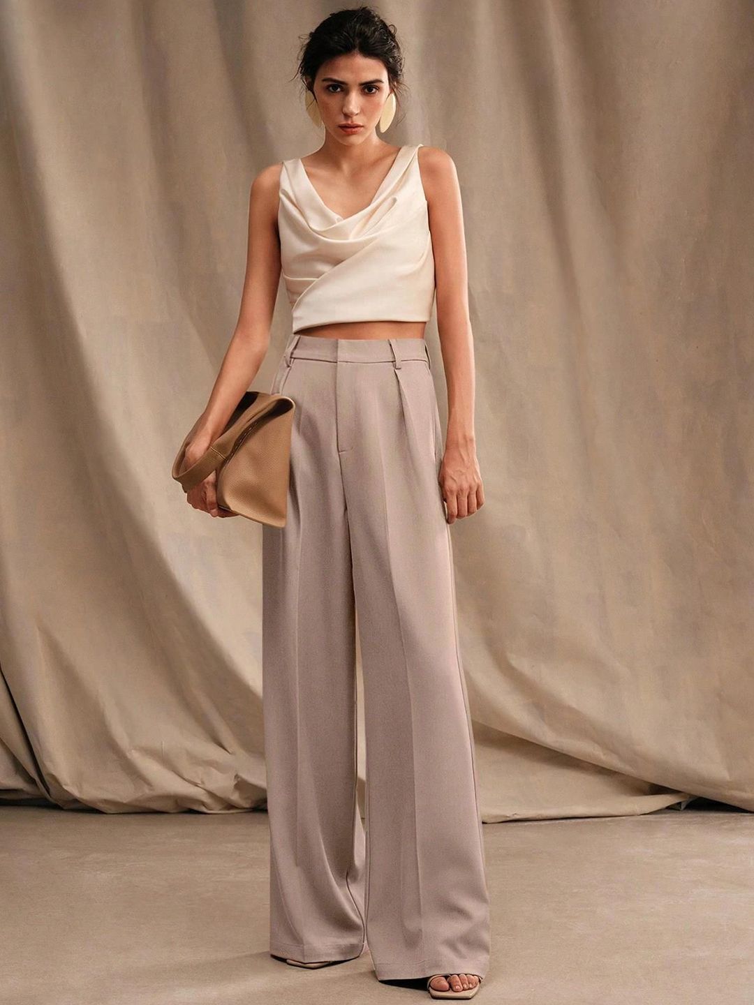 Kotty Women Relaxed Straight Fit High-Rise Pleated Trouser