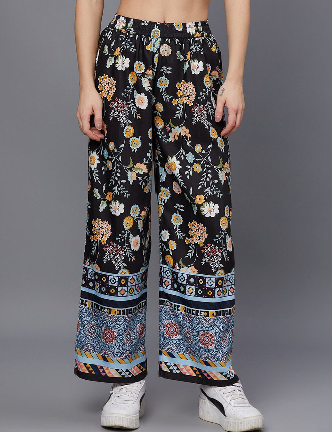 Kotty Women Black Floral Printed Relaxed Straight Fit Easy Wash Trousers