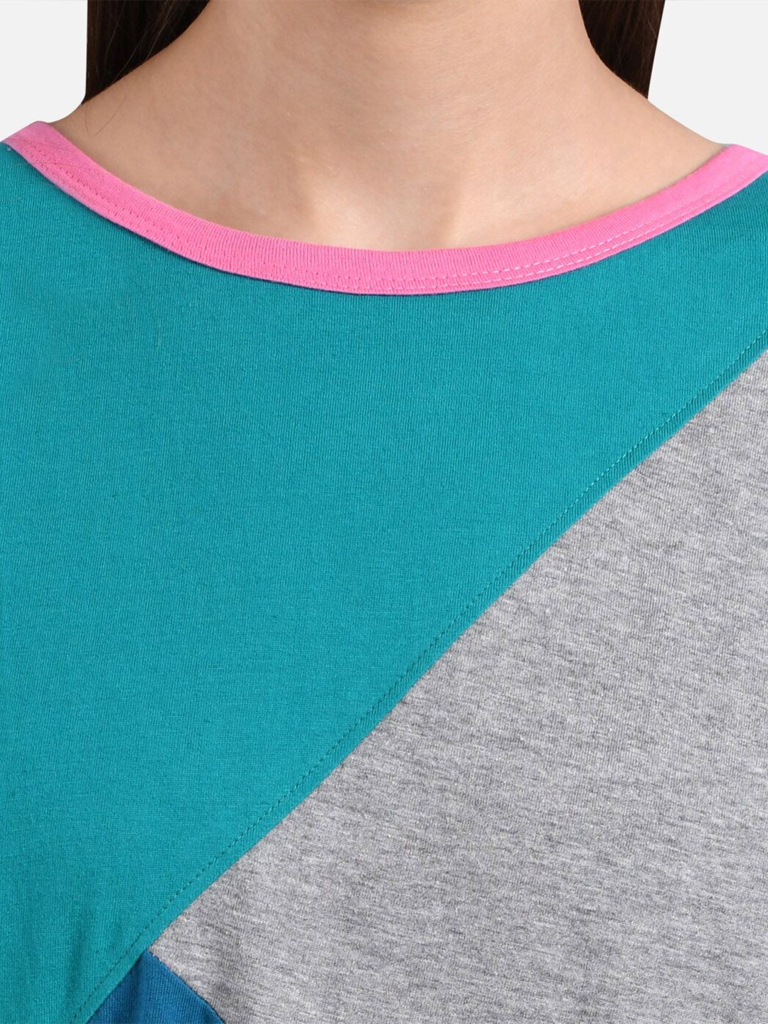Kotty Women Blue & Pink Colourblocked Round Neck T-shirt