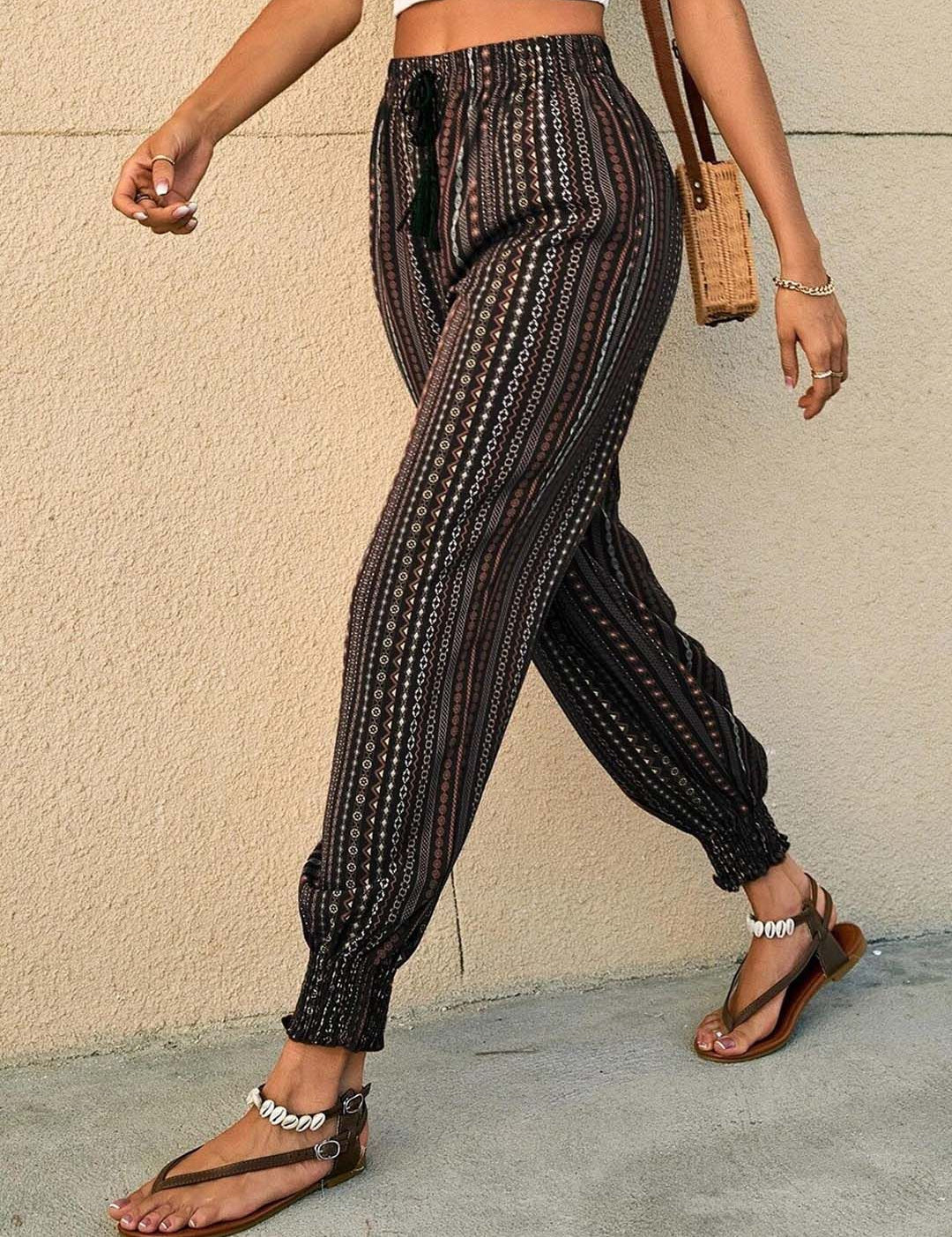 Kotty Women Black Printed Relaxed High-Rise Easy Wash Joggers