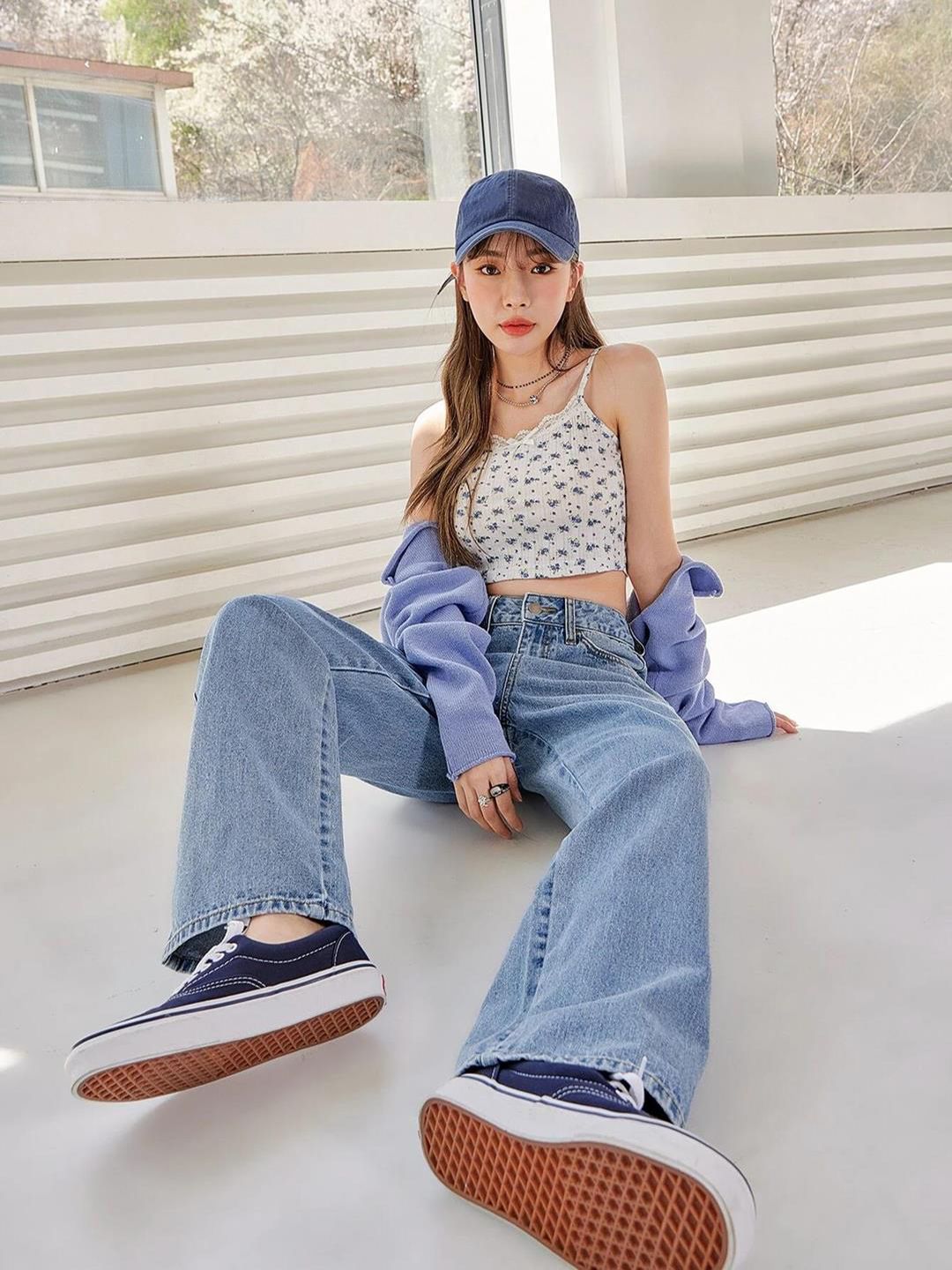 Kotty Women Jean Straight Fit High-Rise Clean Look Stretchable Jeans