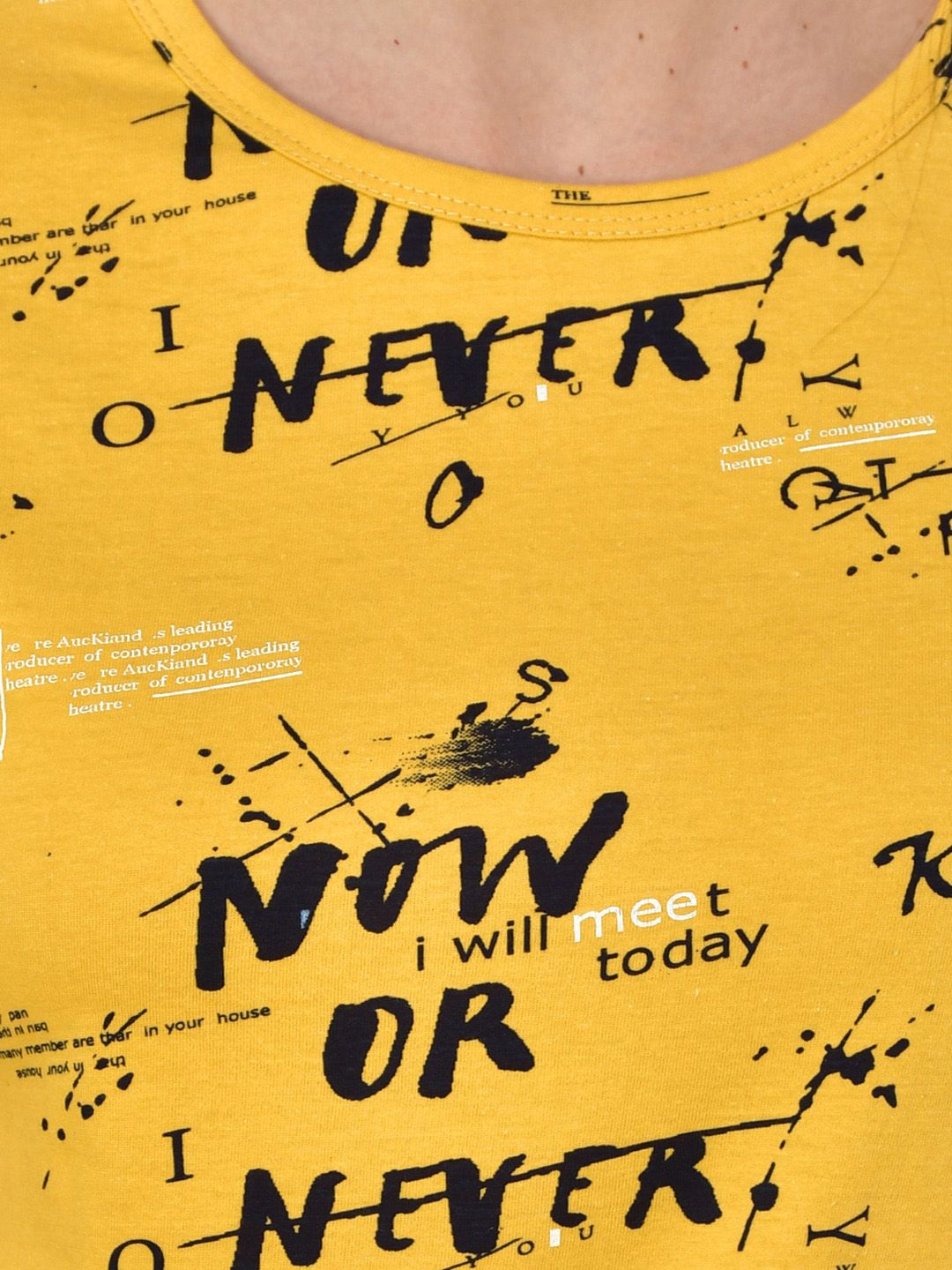 Kotty Women Yellow & Black Printed Night Suit