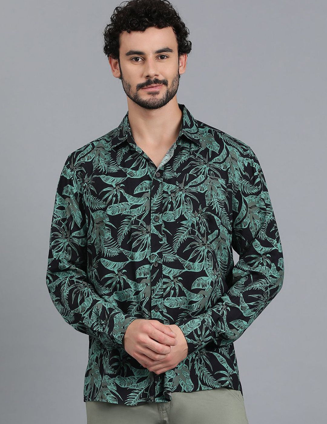 Kotty New Green & Black Floral Printed Spread Collar Relaxed Fit Casual Shirt