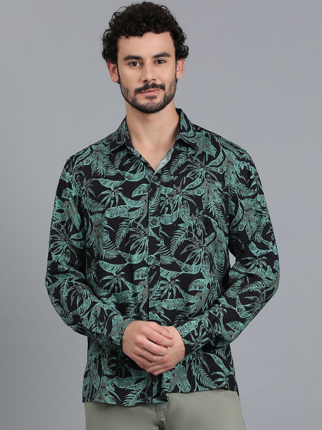 Kotty New Green & Black Floral Printed Spread Collar Relaxed Fit Casual Shirt