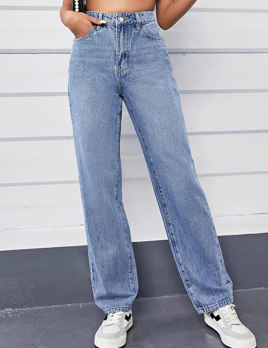 Kotty Women Jean Straight Fit High-Rise Light Fade Stretchable Jeans