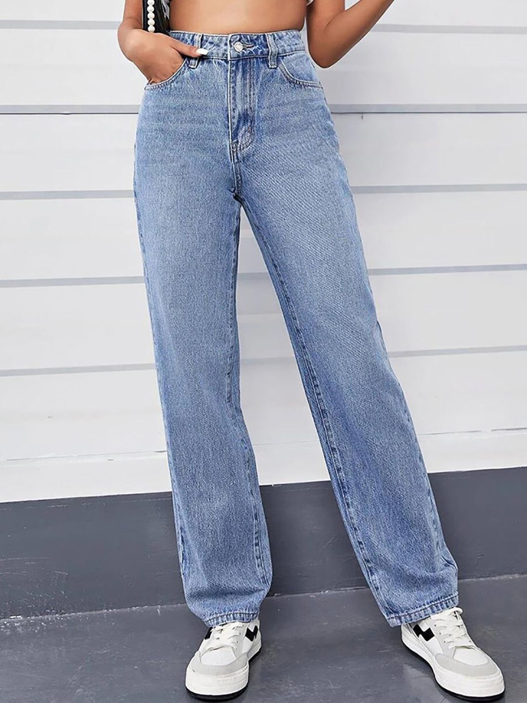 Kotty Women Jean Straight Fit High-Rise Light Fade Stretchable Jeans