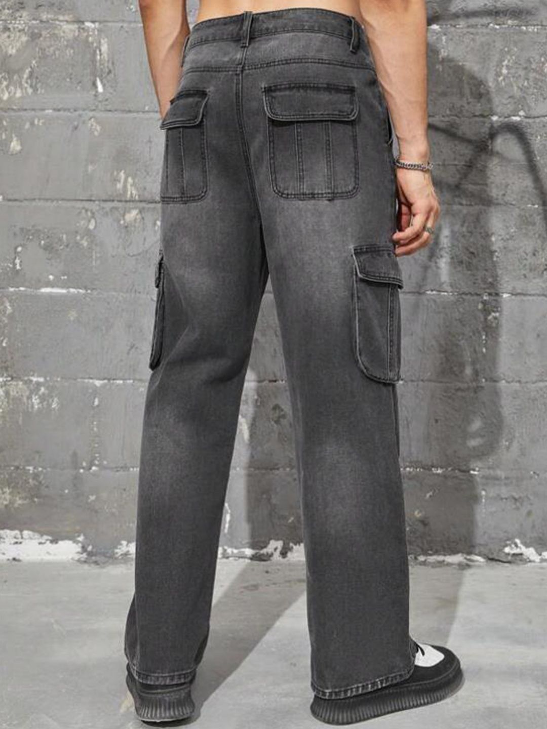 Kotty Men Jean Low-Rise Clean Look Light Fade Stretchable Cargo Jeans