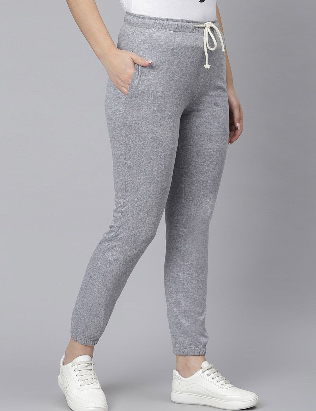 Kotty Women Grey Solid Straight-Fit Joggers