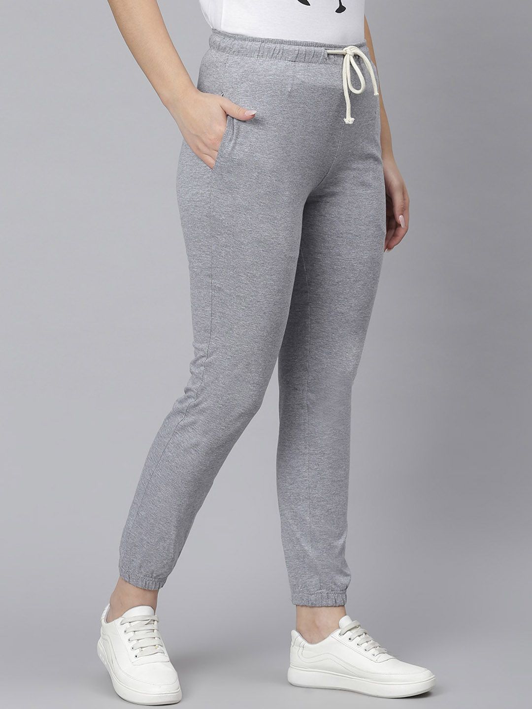 Kotty Women Grey Solid Straight-Fit Joggers