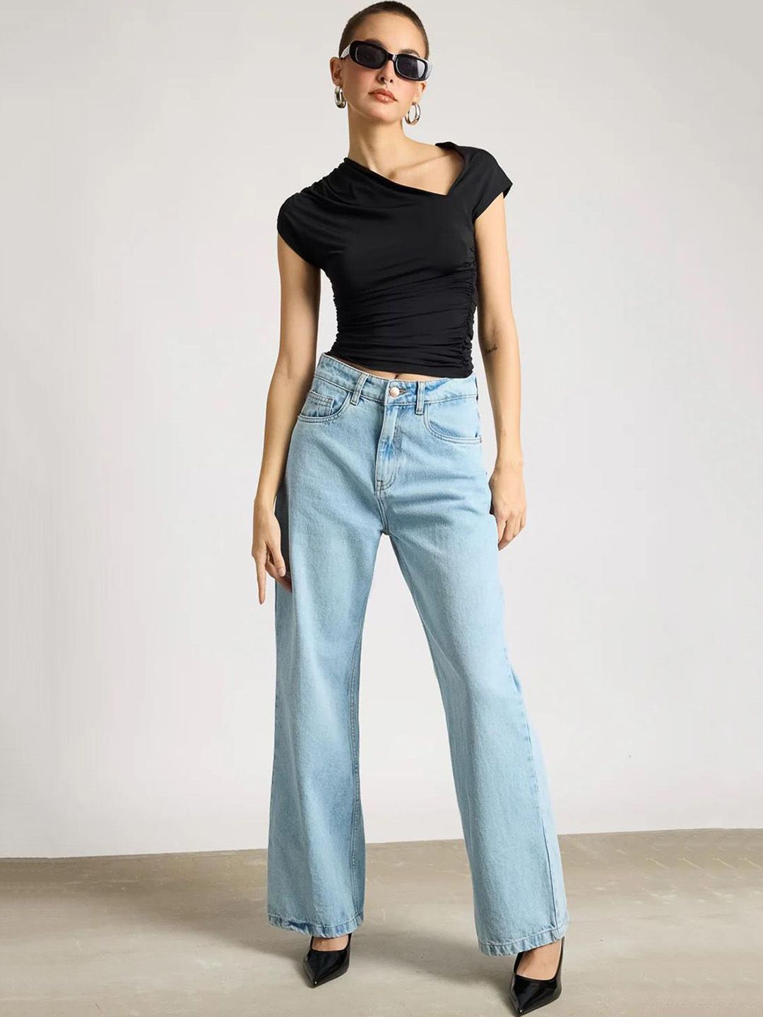 Kotty Women Jean Straight Fit High-Rise Heavy Fade Stretchable Jeans