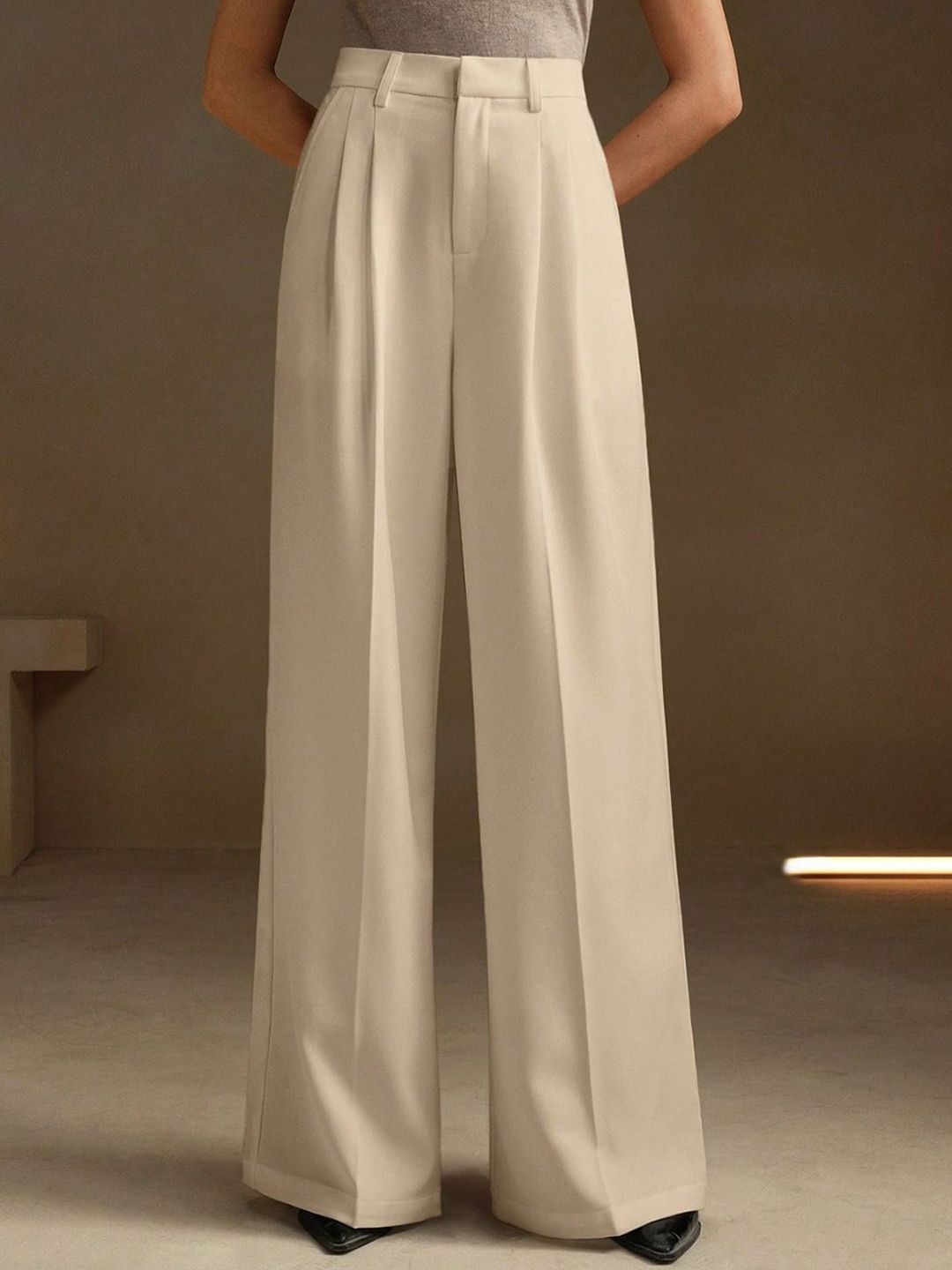 Kotty Women Relaxed Straight Leg High-Rise Pleated Parallel Trousers