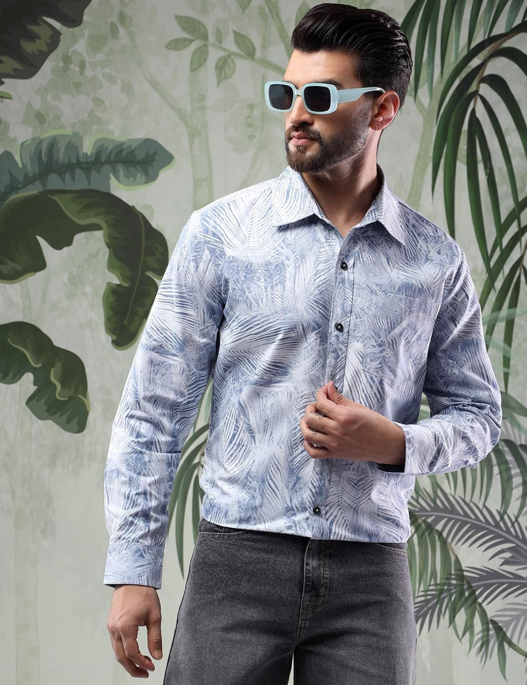 Kotty Men Spread Collar Abstract Printed Casual Shirt