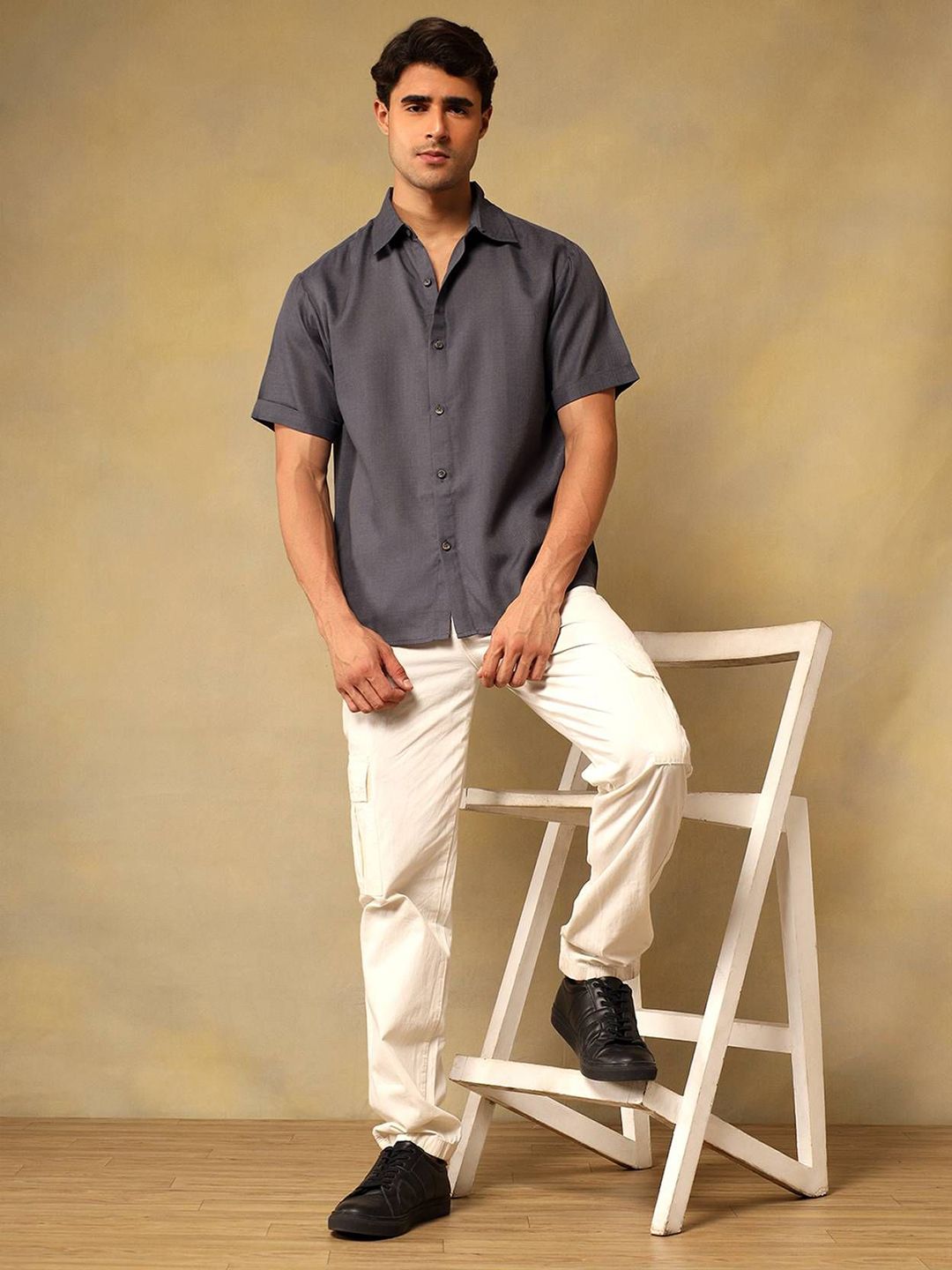 Kotty Men Comfort Fit Solid Spread Collar Linen Casual Shirt