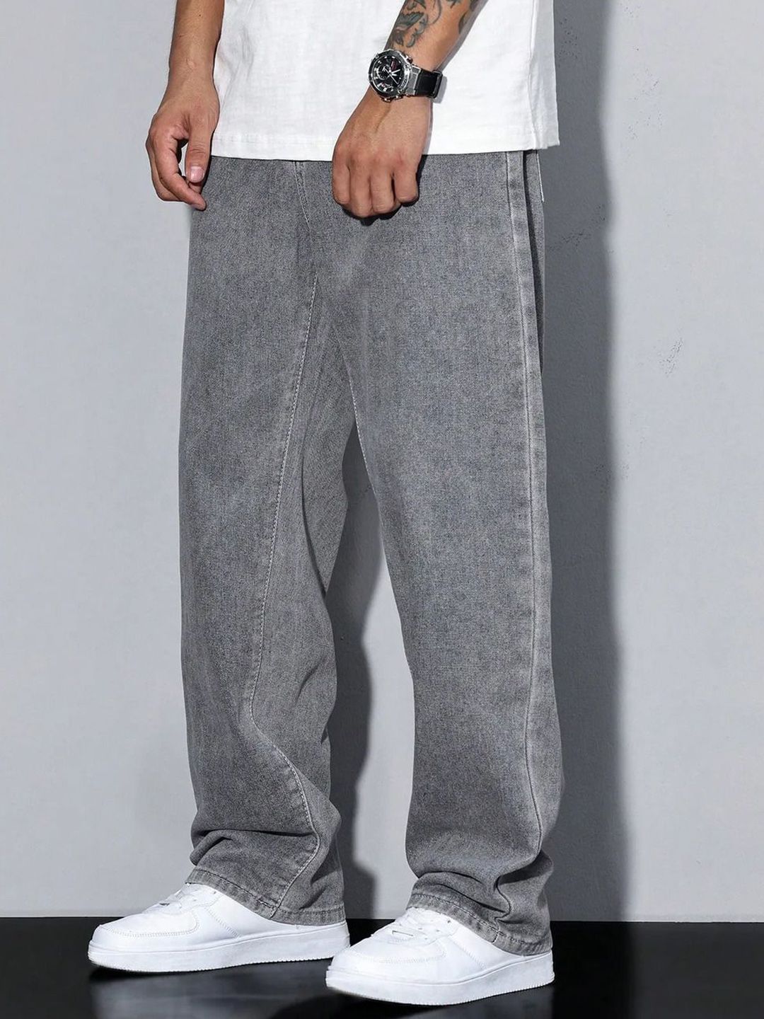 Kotty Men Baggy Mid-Rise Light Fade Stretchable Jeans