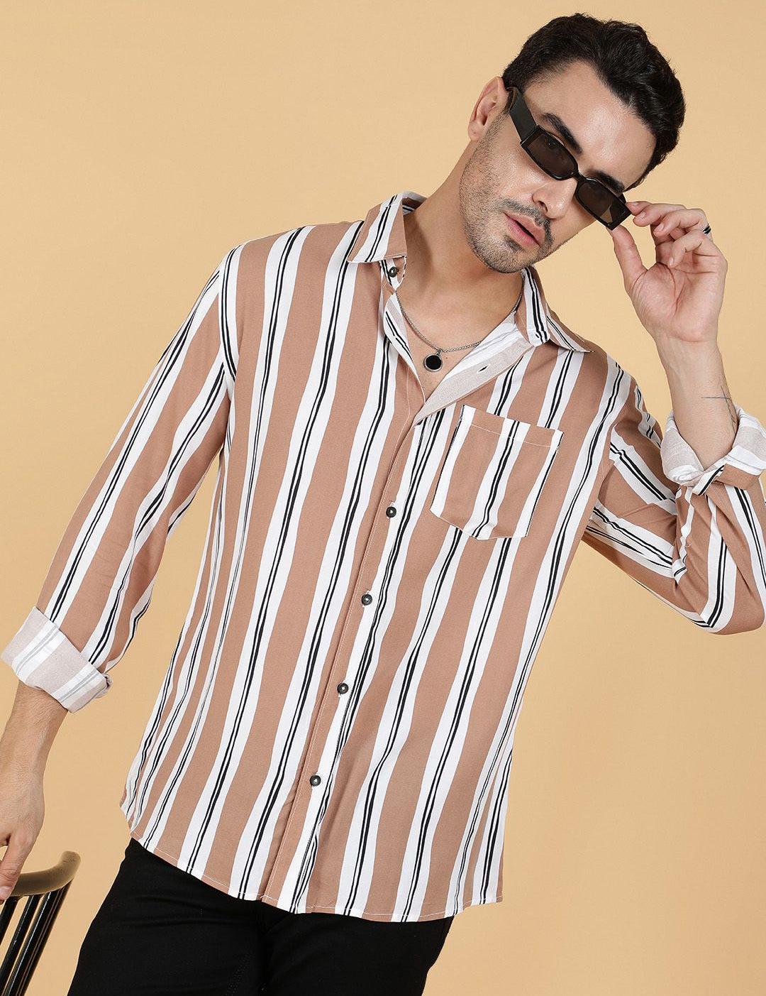 Kotty Men Relaxed Spread Collar Graphic Printed Cotton Casual Shirt