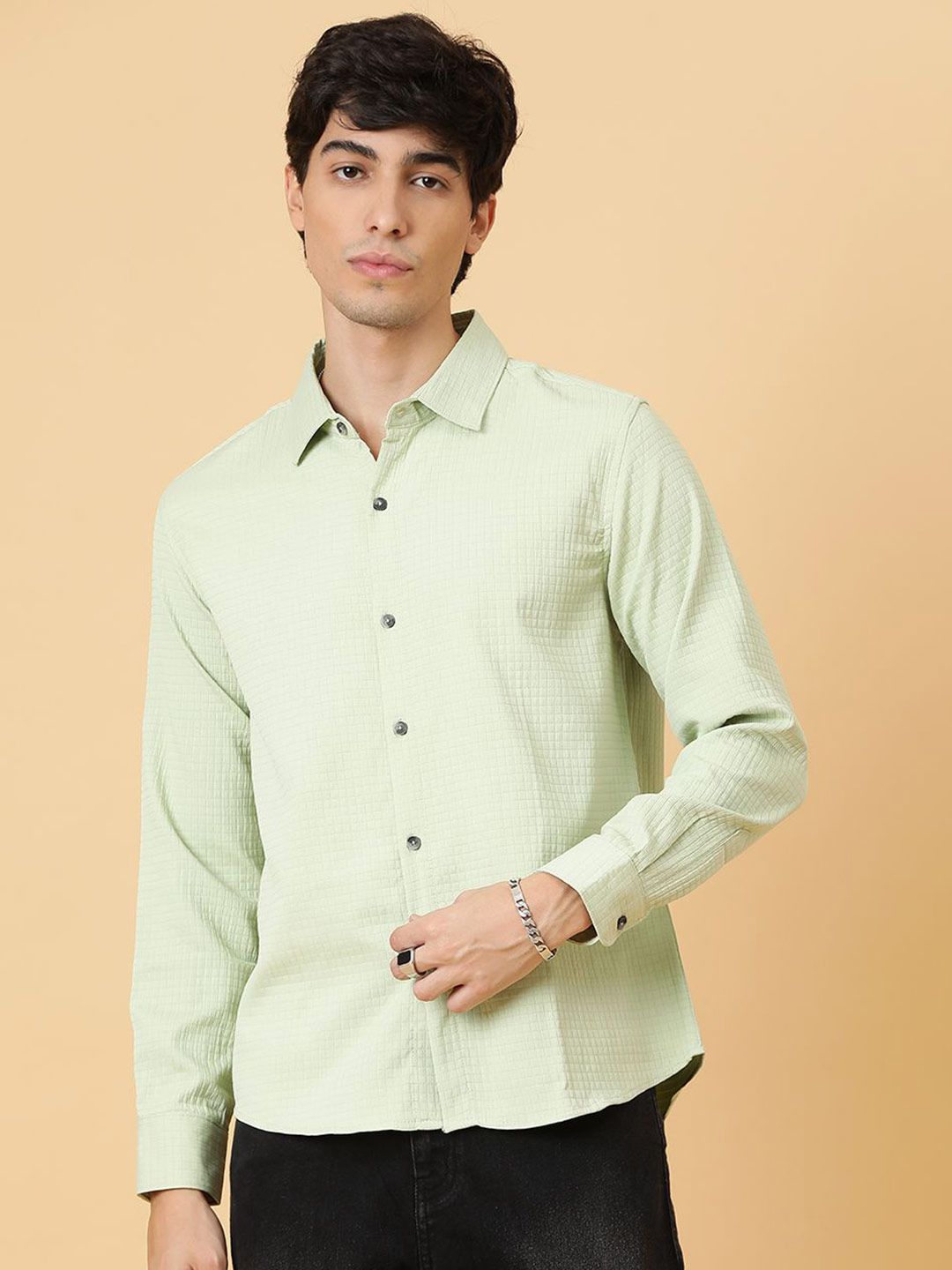Kotty Men Relaxed Spread Collar Solid Casual Shirt