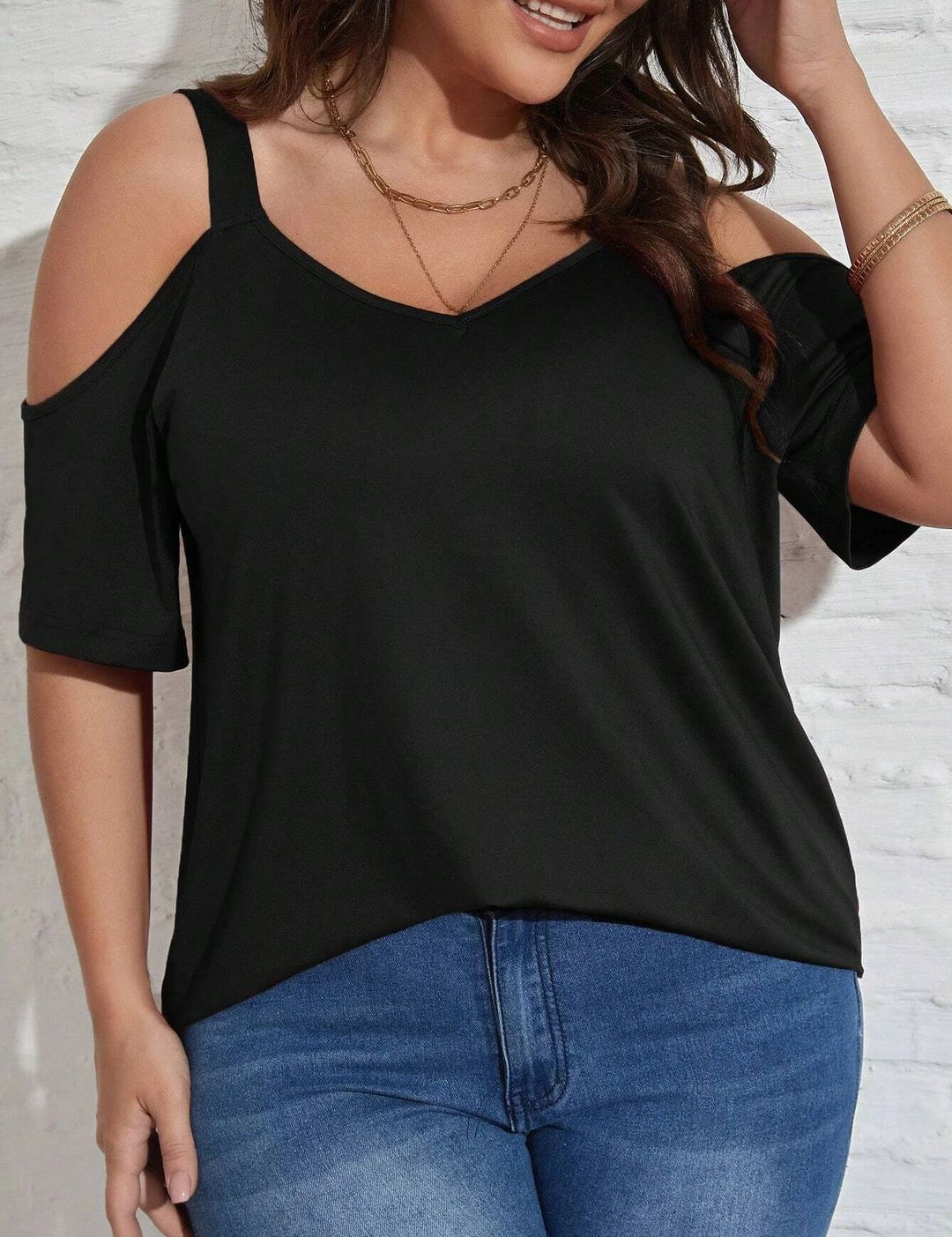 KOTTY Sweetheart Neck Cold-Shoulder Crepe Top
