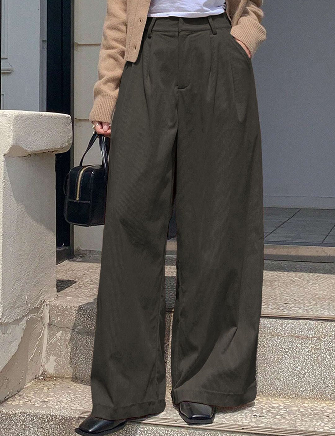 Kotty Women Relaxed Straight Leg Loose Fit High-Rise Corduroy Trousers