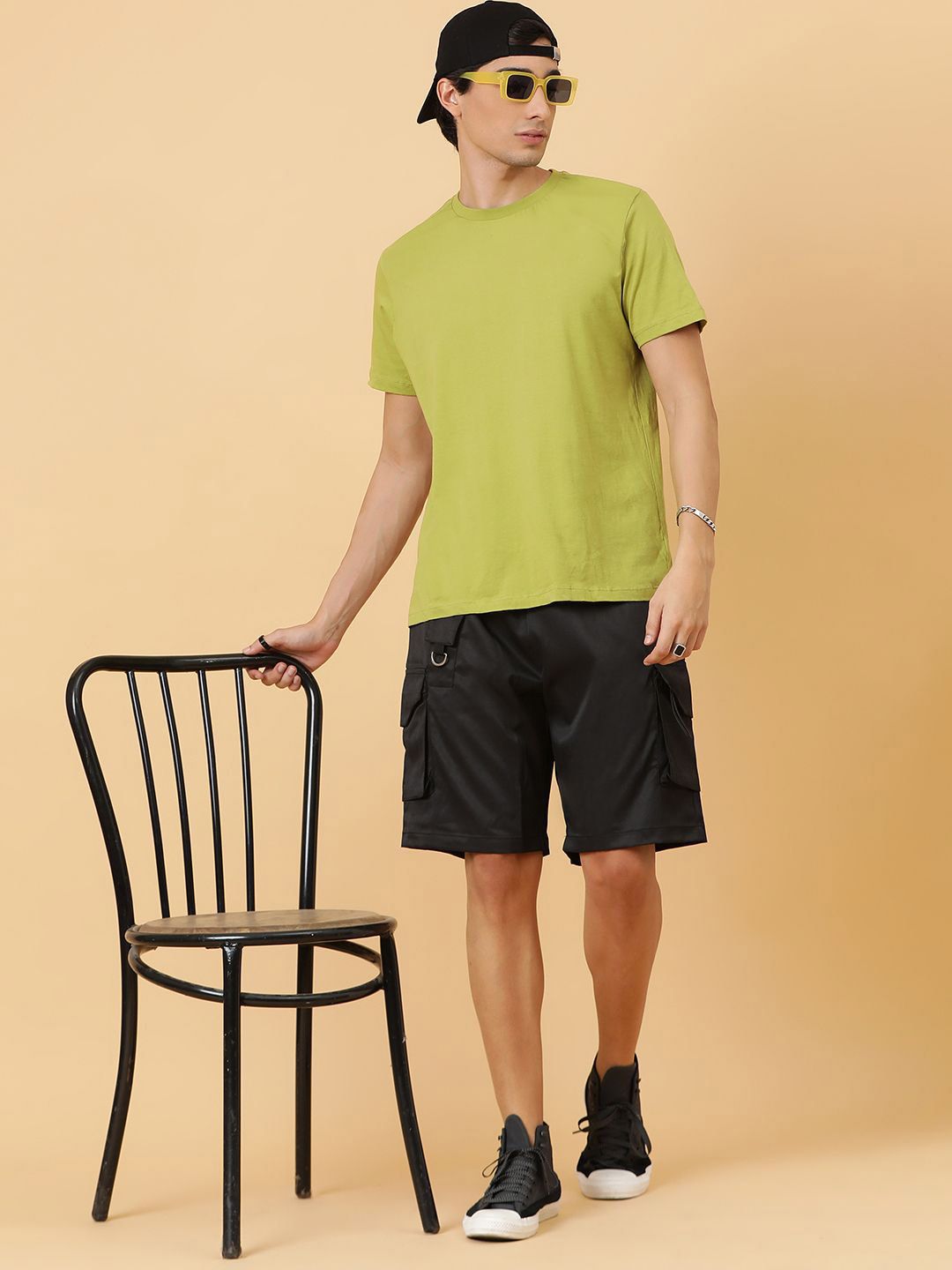 Kotty Men Cotton Low-Rise Cargo Shorts