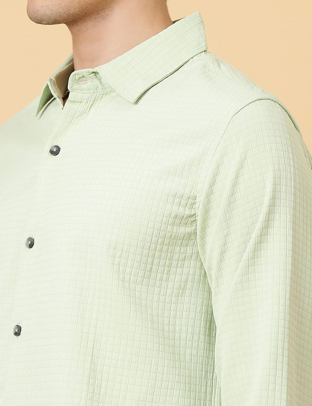 Kotty Men Relaxed Spread Collar Solid Casual Shirt