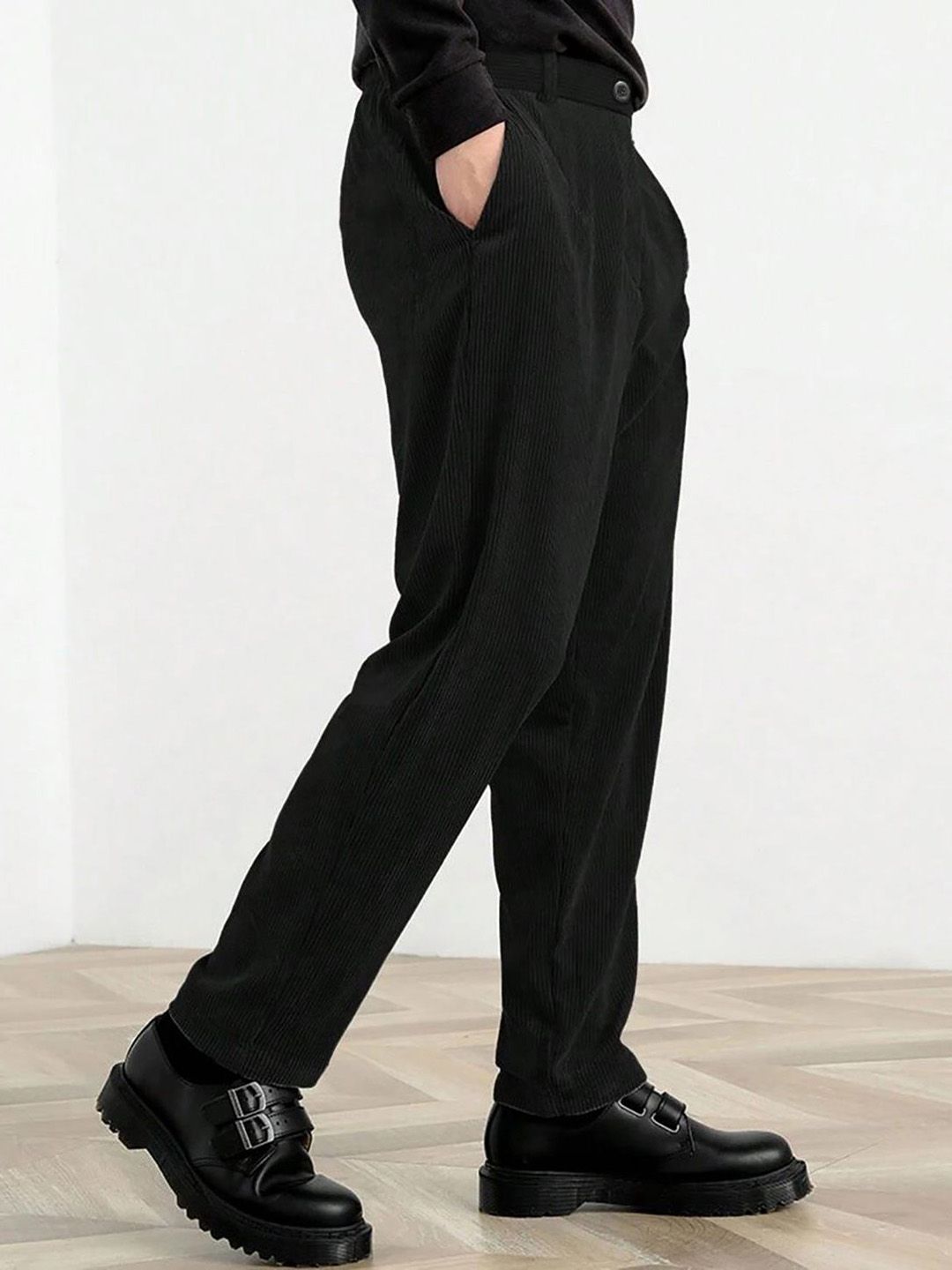 Kotty Men Solid Relaxed Straight Fit High-Rise Flat-Front Regular Trousers