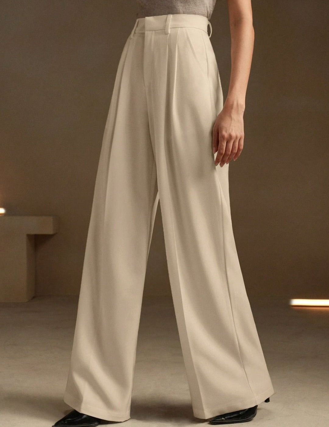 Kotty Women Relaxed Straight Leg High-Rise Pleated Parallel Trousers