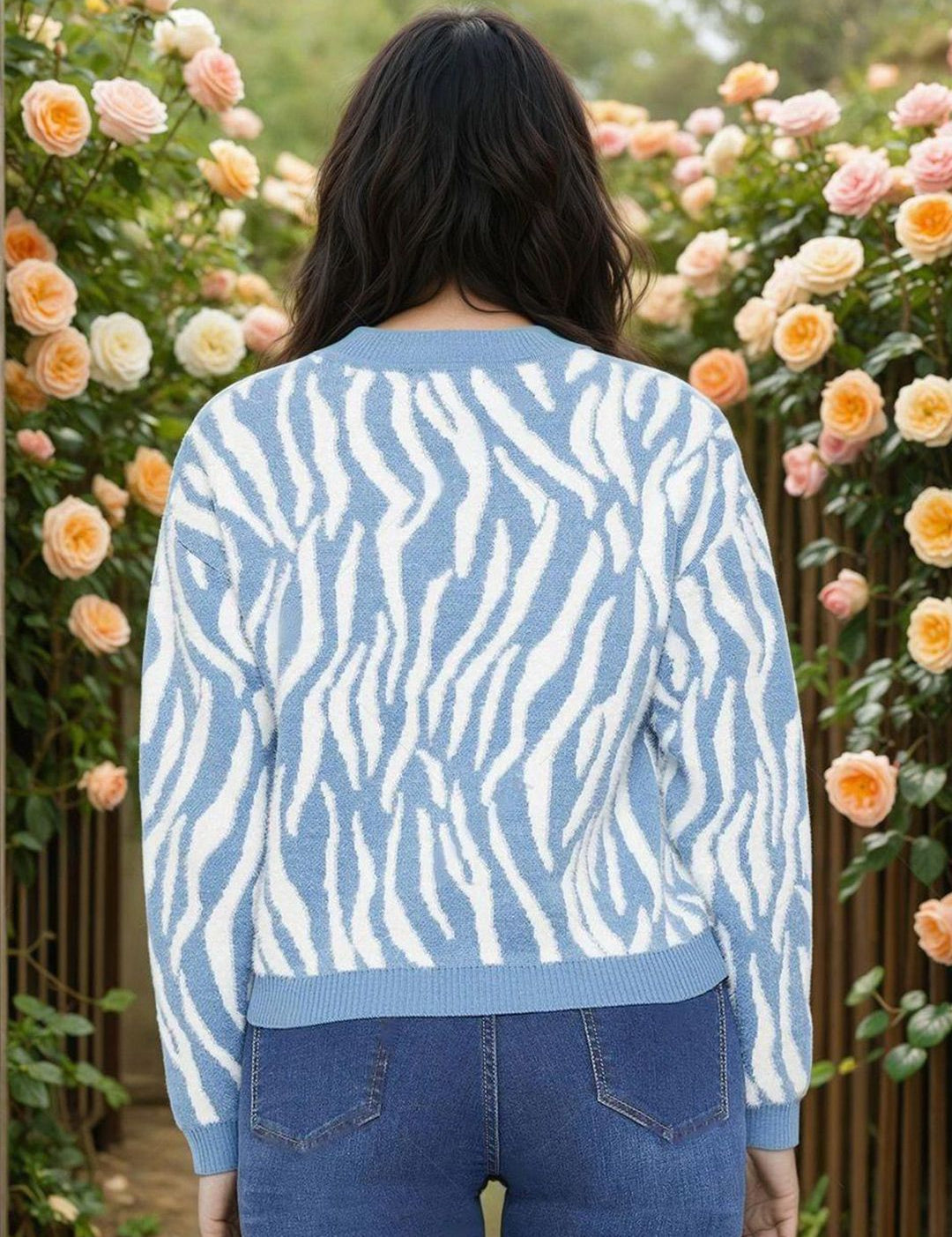 Kotty Women Printed Crop Pullover Sweater