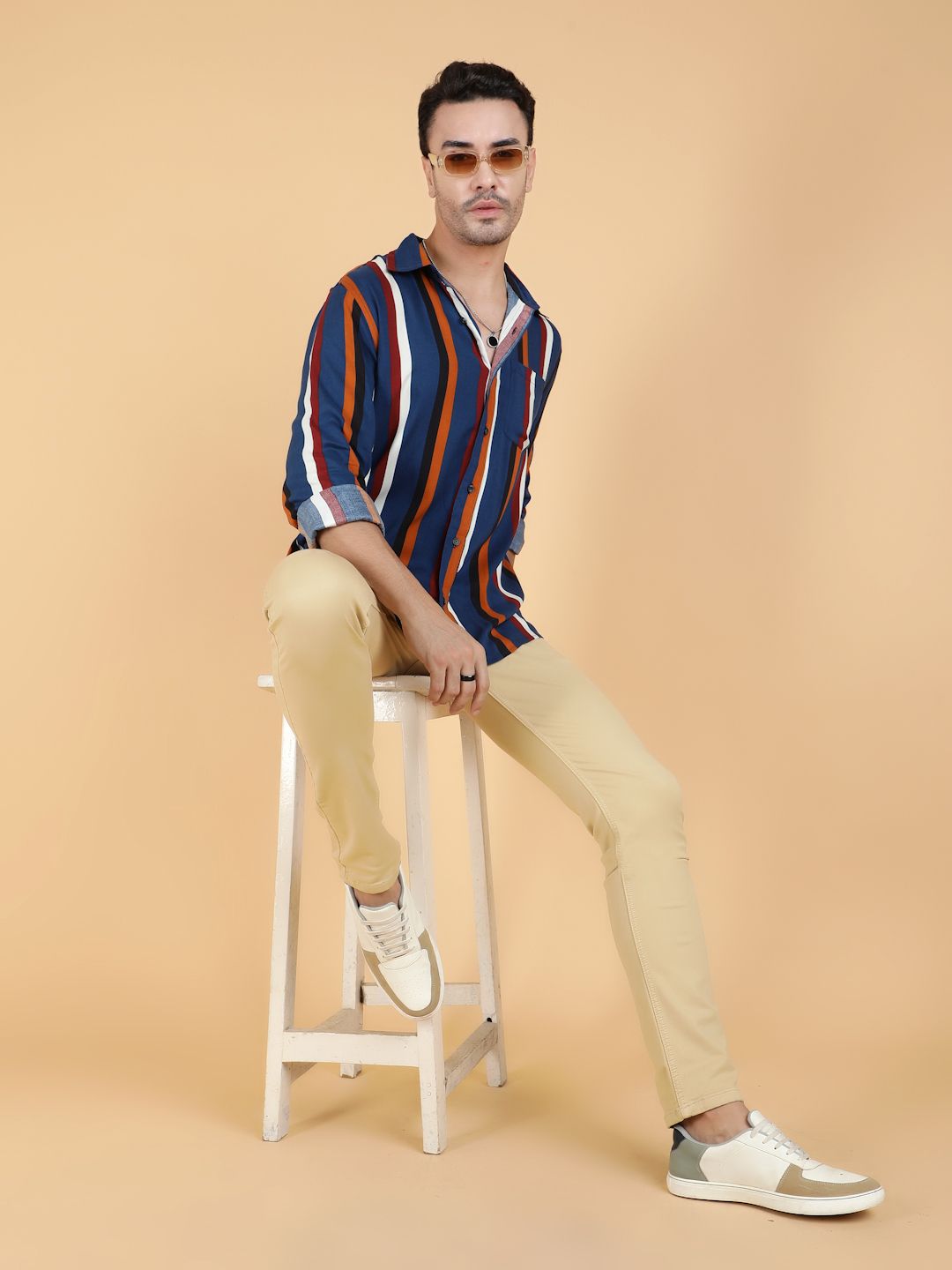 Kotty Men Relaxed Spread Collar Graphic Printed Casual Shirt