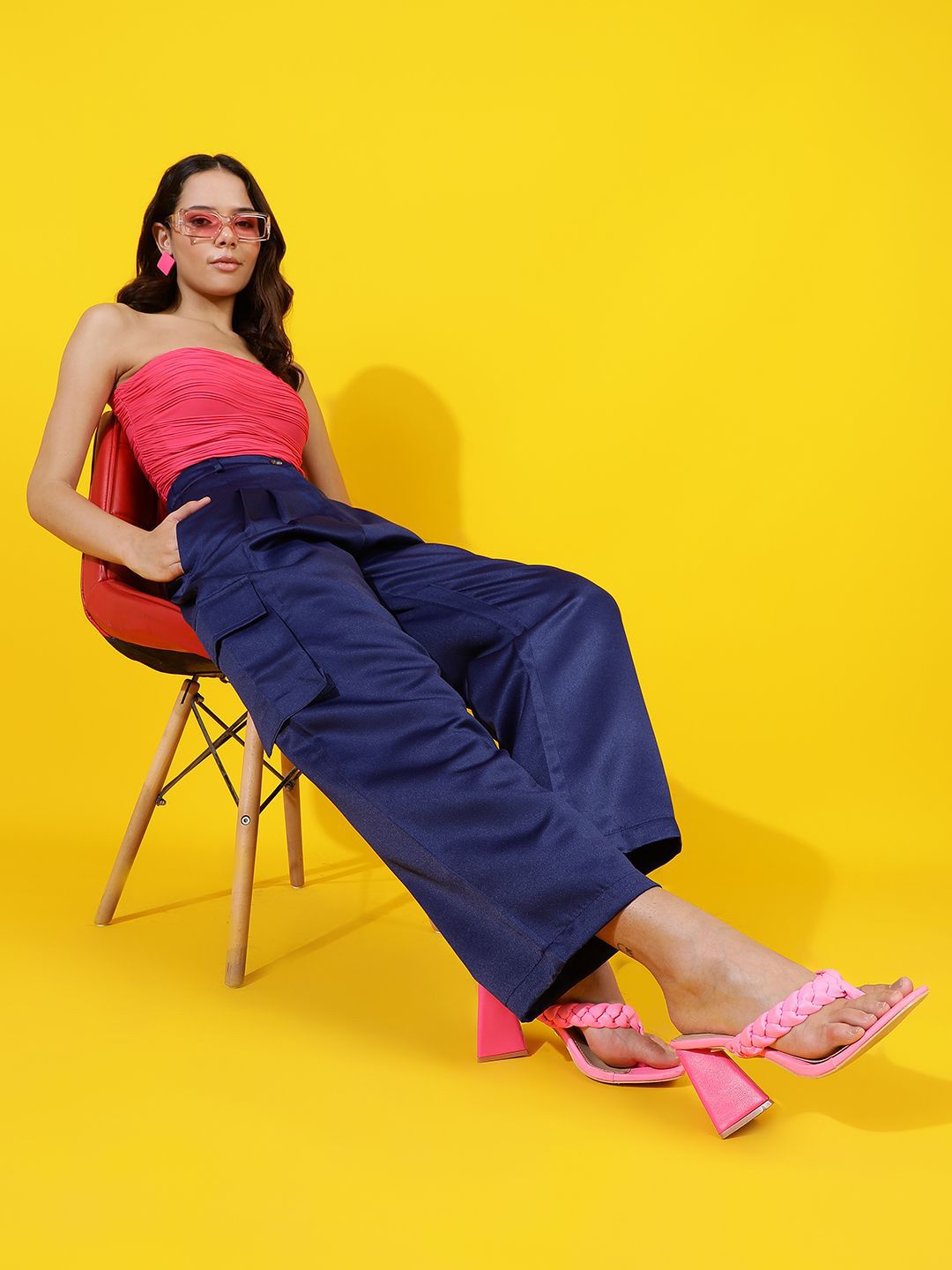 Kotty Women Relaxed Fit High-Rise Solid Cargos Trousers