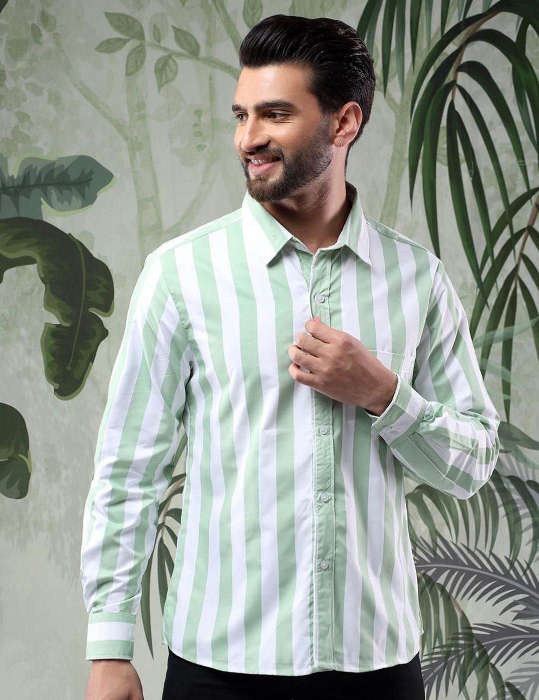 Kotty Men Spread Collar Vertical Striped Casual Shirt