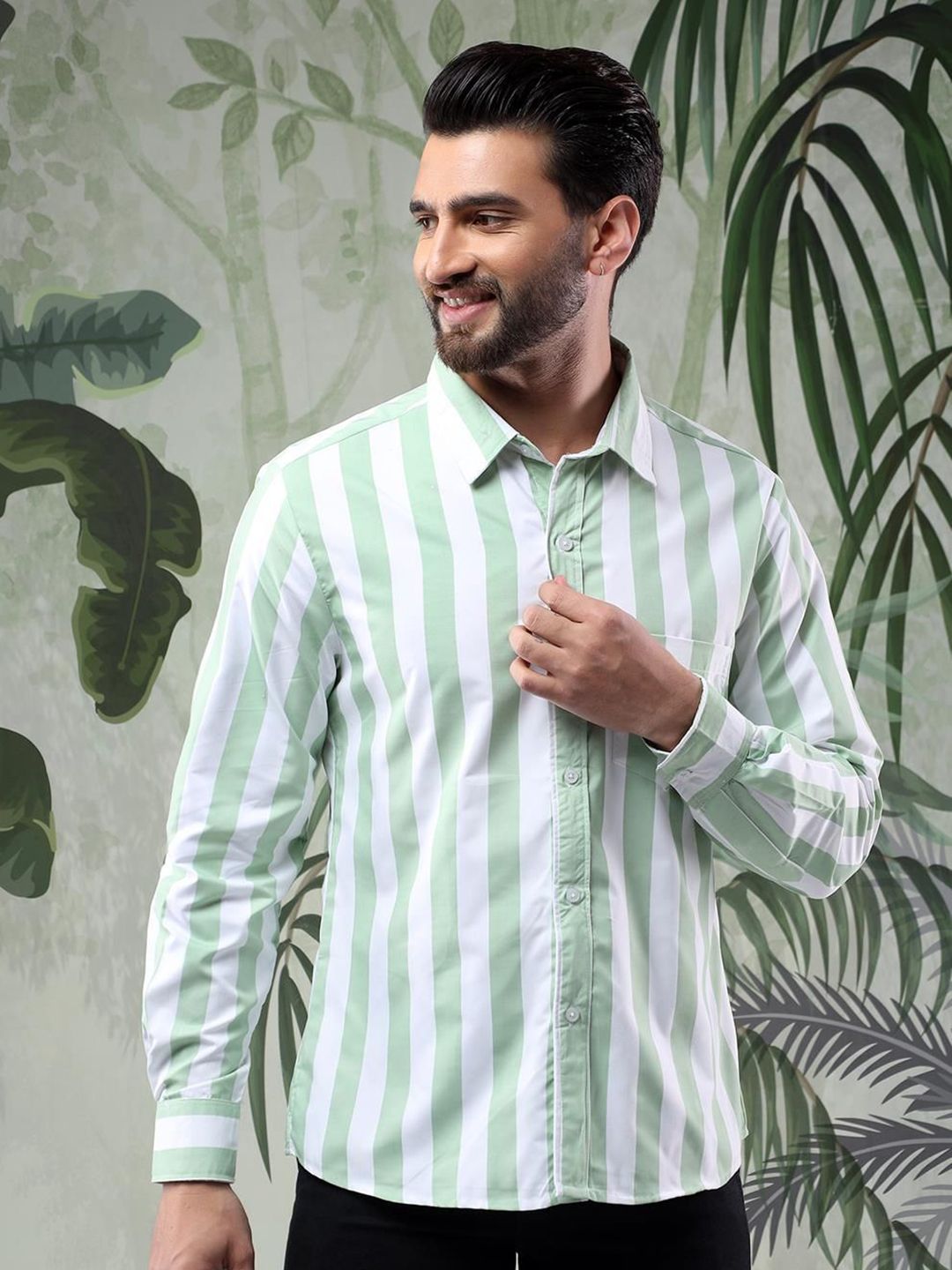 Kotty Men Spread Collar Vertical Striped Casual Shirt