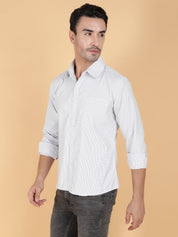 Kotty Men Relaxed Spread Collar Graphic Printed Casual Shirt