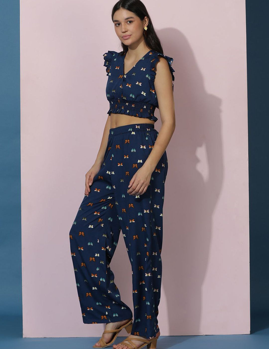 Kotty Printed V-Neck Top With Trousers
