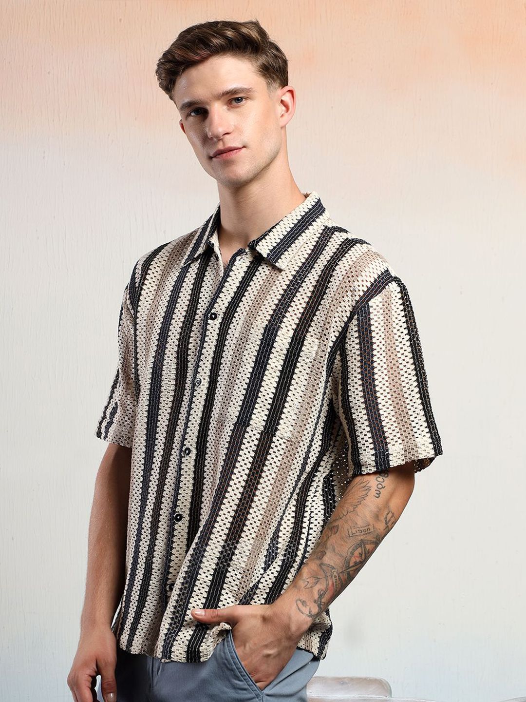 Kotty Vertical Stripes Cotton Spread Collar Short Sleeves Shirt