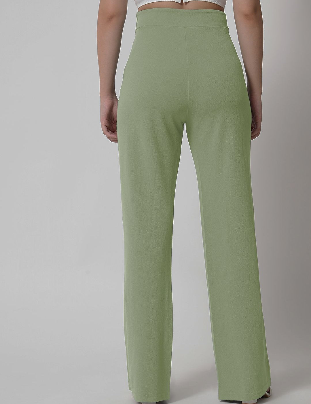 Kotty Women Relaxed Straight Fit High-Rise Pleated Trouser