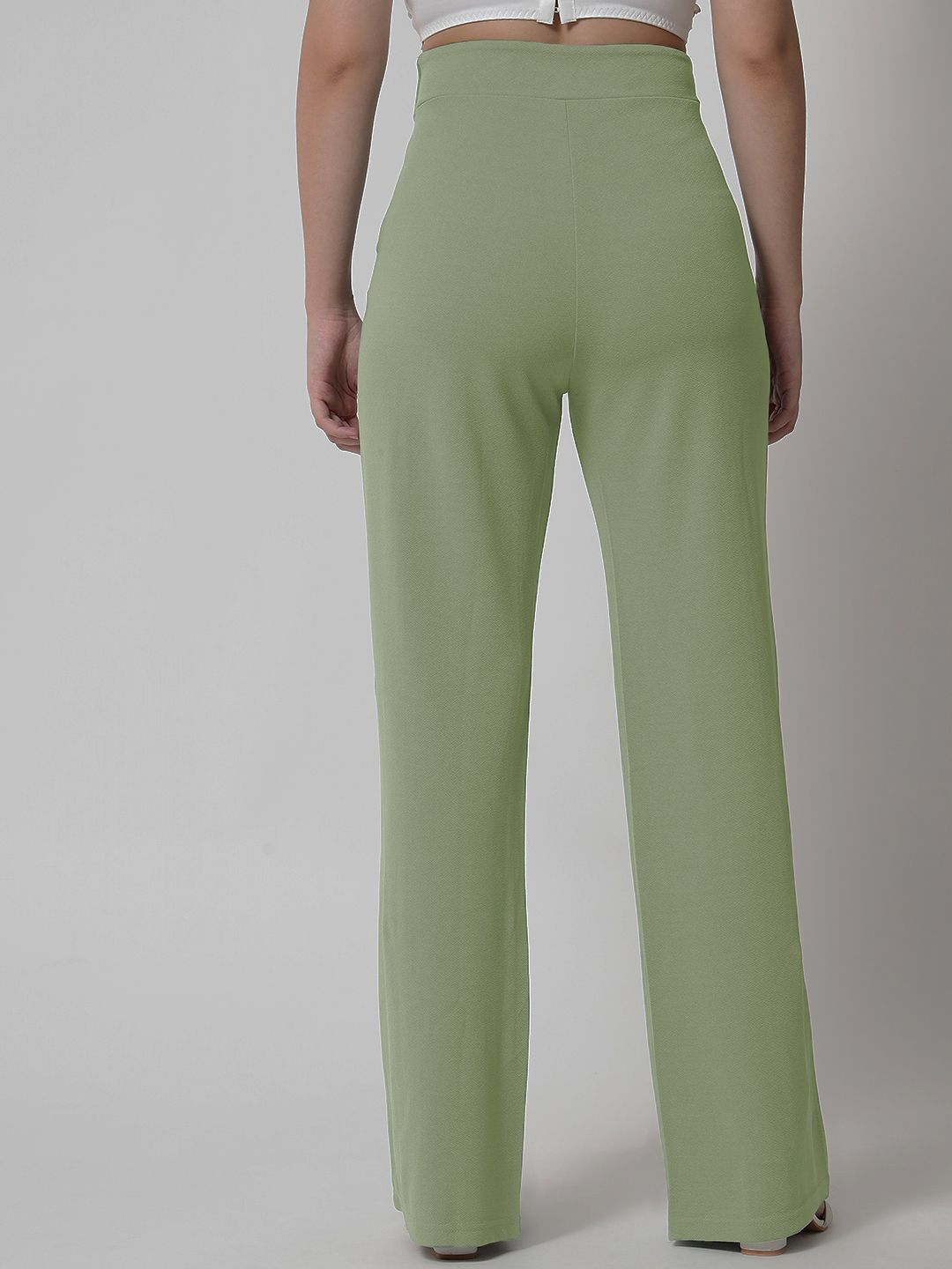 Kotty Women Relaxed Straight Fit High-Rise Pleated Trouser