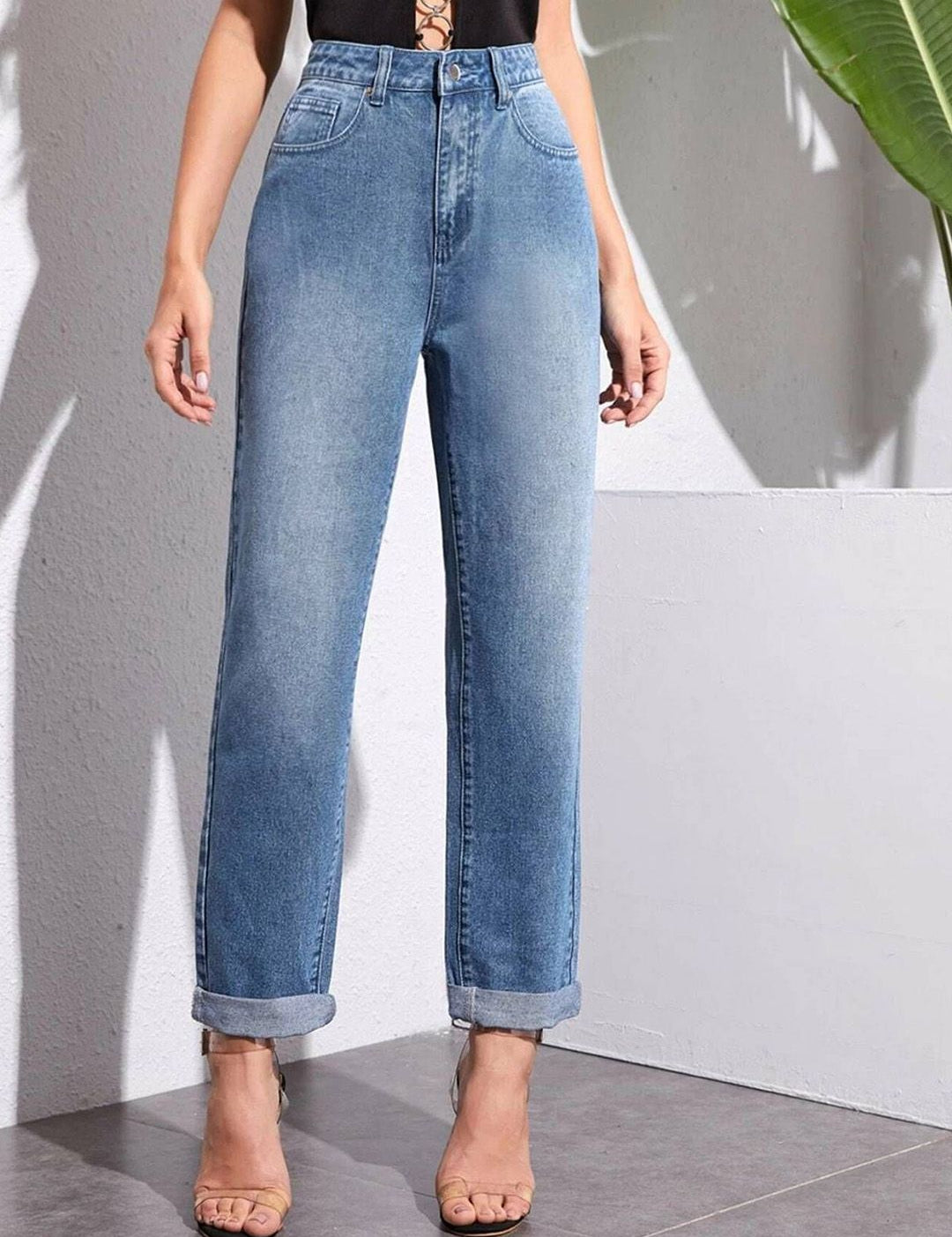 Kotty Women Straight Fit High-Rise Light Fade Stretchable Jeans