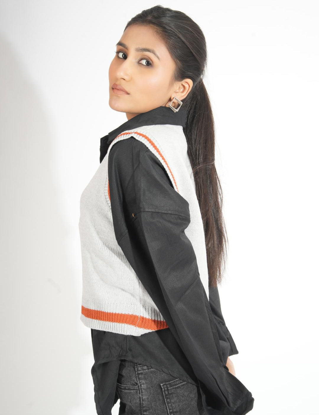 Kotty Women Crop Sweater Vest