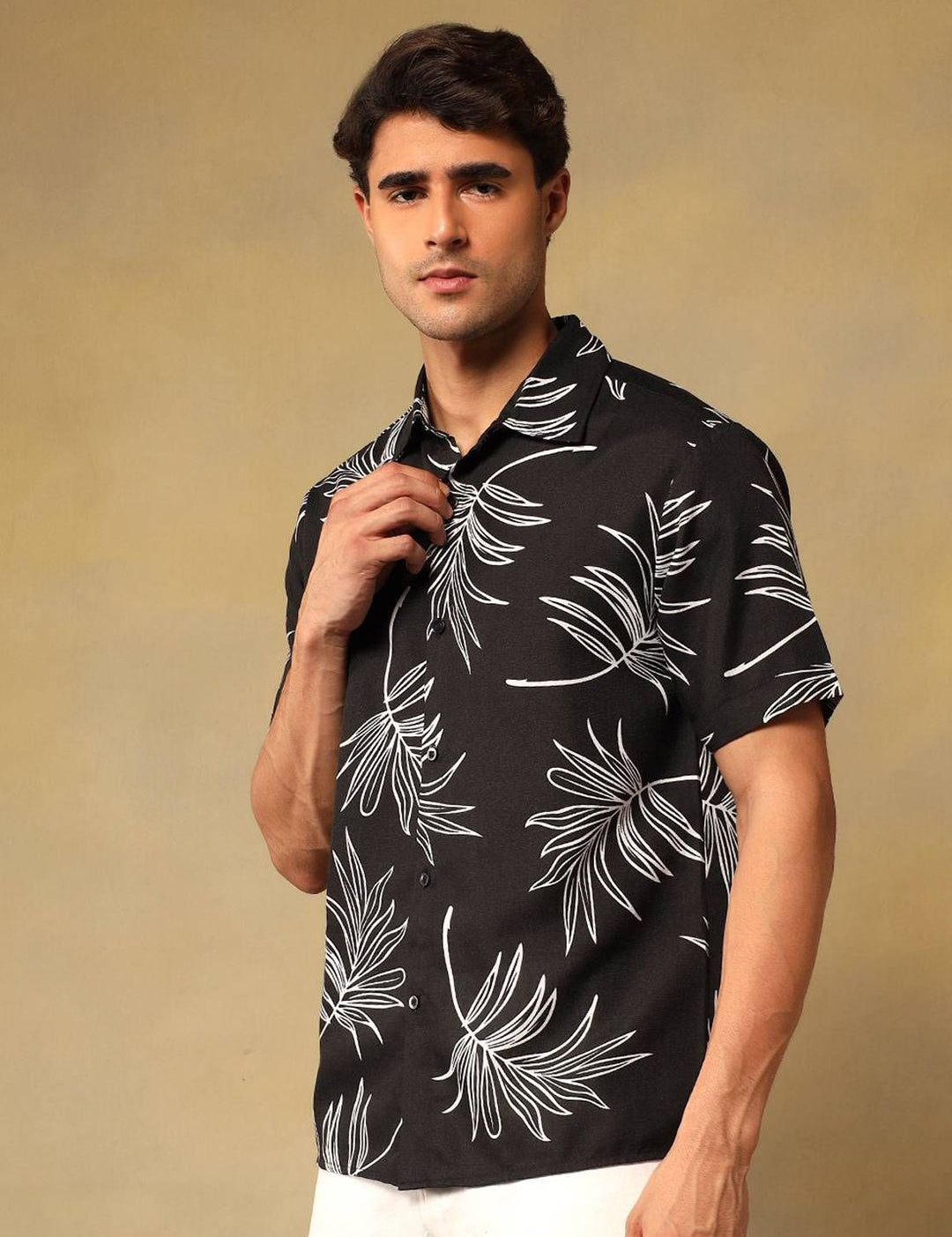 Kotty Men Comfort Fit Floral Printed Spread Collar Linen Casual Shirt