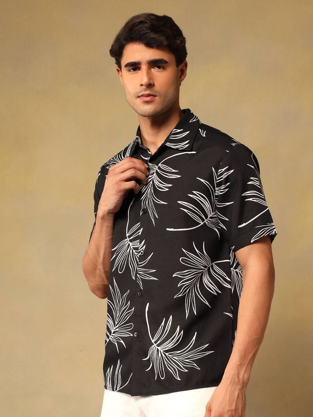 Kotty Men Comfort Fit Floral Printed Spread Collar Linen Casual Shirt