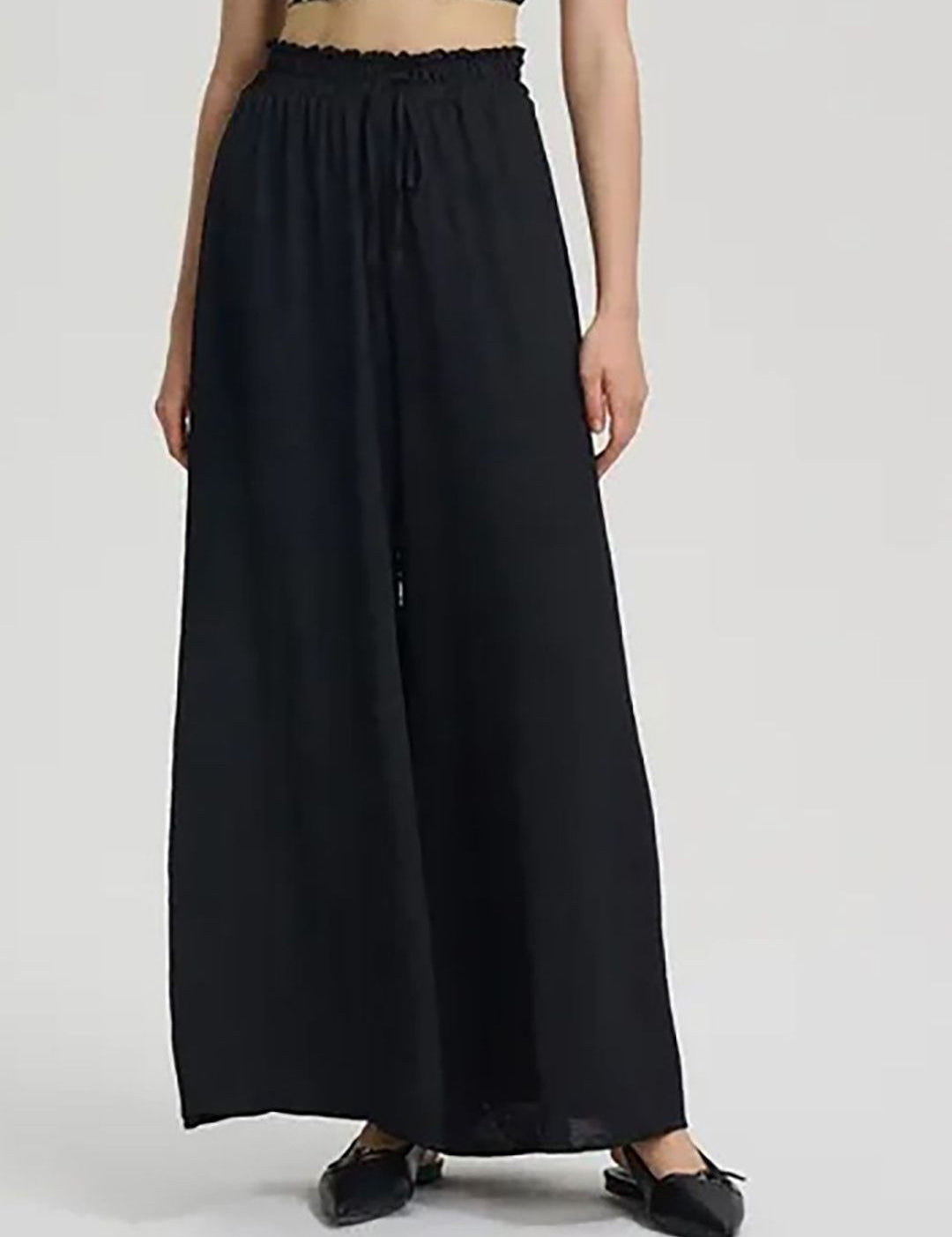 Kotty Women High-Rise Easy Wash Pleated Loose Fit Wide Leg Trousers