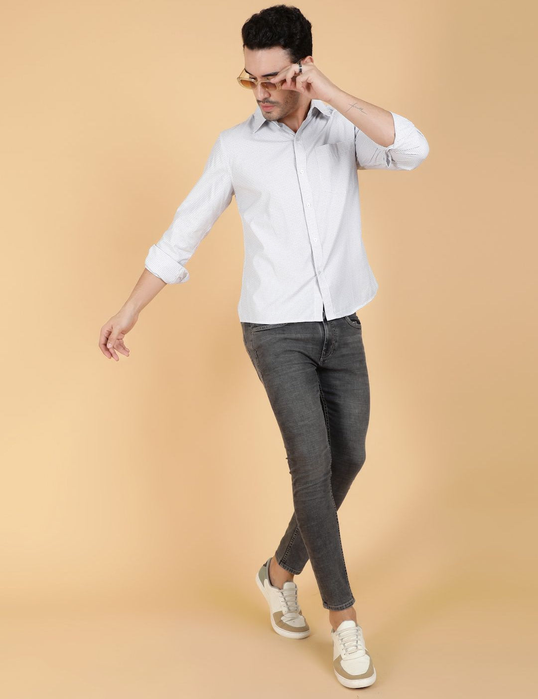 Kotty Men Relaxed Spread Collar Graphic Printed Casual Shirt